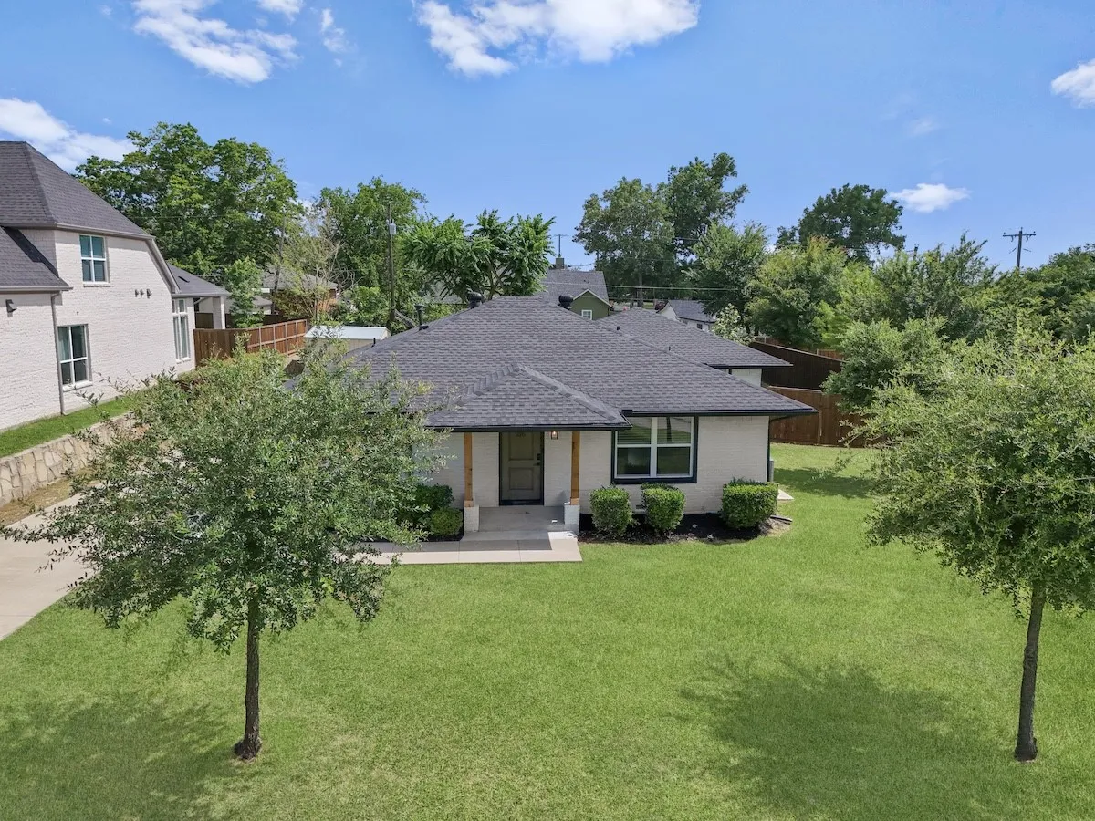 Single Family Residence For Sale in Collin County , 106 E 3rd Street, Prosper, Texas 75078, 3 Bedroom, 2 Bathroom, Garage spaces, 1,707 Sqft, built in 1965, mls#21302899, Real Estate Agent in Prosper, Homes For Sale in Collin county, Homes For Sale in Prosper, Realtor in Prosper Texas, Real Estate Brokerage Independent Realty Texas, Luminita Cordes Realtor