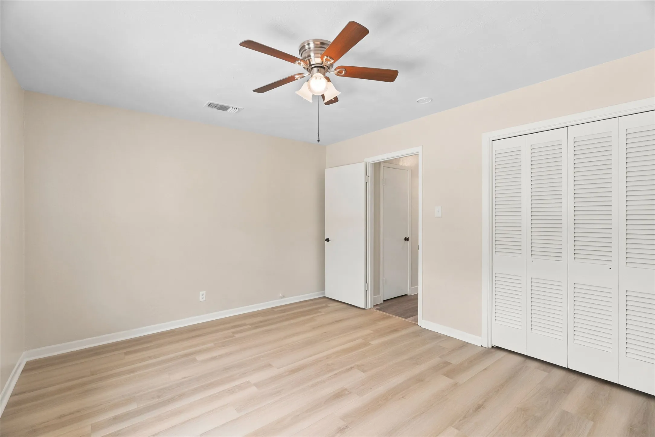 Single Family Residence For Sale in Collin County , 106 E 3rd Street, Prosper, Texas 75078, 3 Bedroom, 2 Bathroom, Garage spaces, 1,707 Sqft, built in 1965, mls#21302899, Real Estate Agent in Prosper, Homes For Sale in Collin county, Homes For Sale in Prosper, Realtor in Prosper Texas, Real Estate Brokerage Independent Realty Texas, Luminita Cordes Realtor