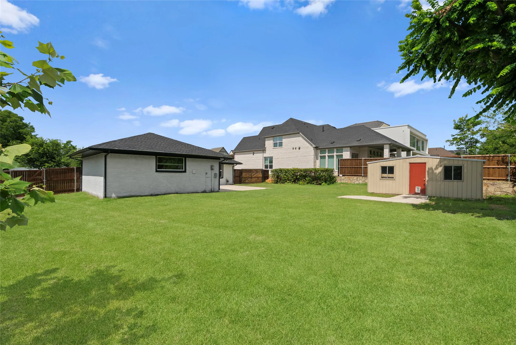 Single Family Residence For Sale in Collin County , 106 E 3rd Street, Prosper, Texas 75078, 3 Bedroom, 2 Bathroom, Garage spaces, 1,707 Sqft, built in 1965, mls#21302899, Real Estate Agent in Prosper, Homes For Sale in Collin county, Homes For Sale in Prosper, Realtor in Prosper Texas, Real Estate Brokerage Independent Realty Texas, Luminita Cordes Realtor