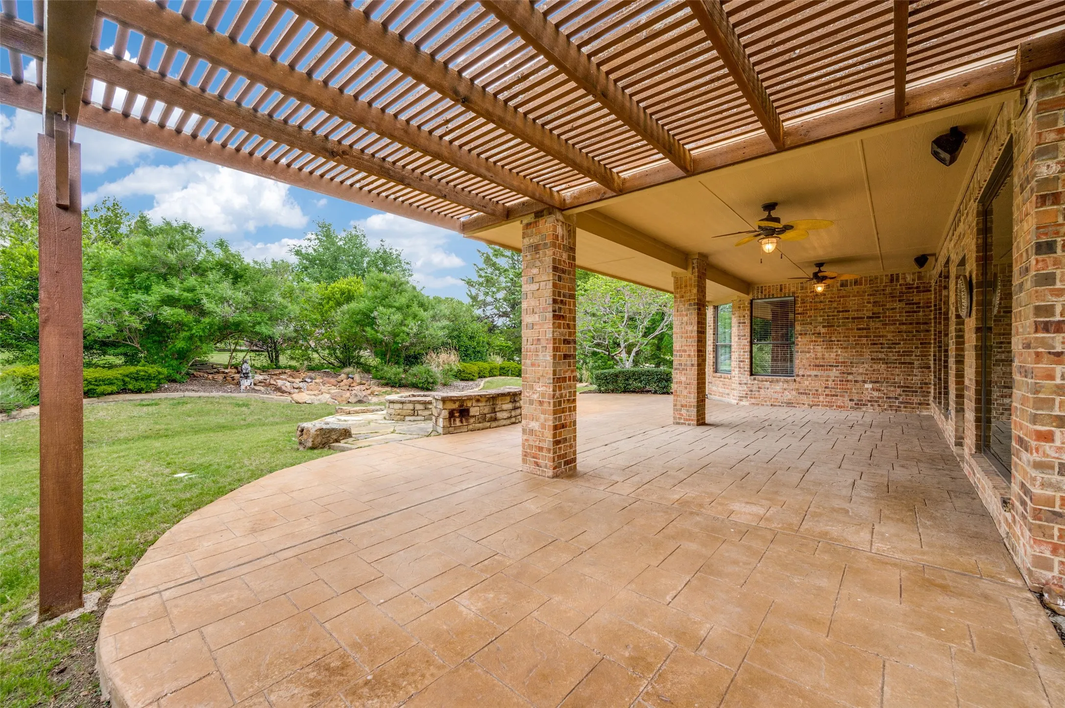Single Family Residence For Sale in Collin County , 501 Arthur Court, Lucas, Texas 75002, 4 Bedroom, 3 Bathroom, 4 Garage spaces, 3,673 Sqft, built in 2003, mls#21304419, Real Estate Agent in Lucas, Homes For Sale in Collin county, Homes For Sale in Lucas, Realtor in Lucas Texas, Real Estate Brokerage Independent Realty Texas, Luminita Cordes Realtor