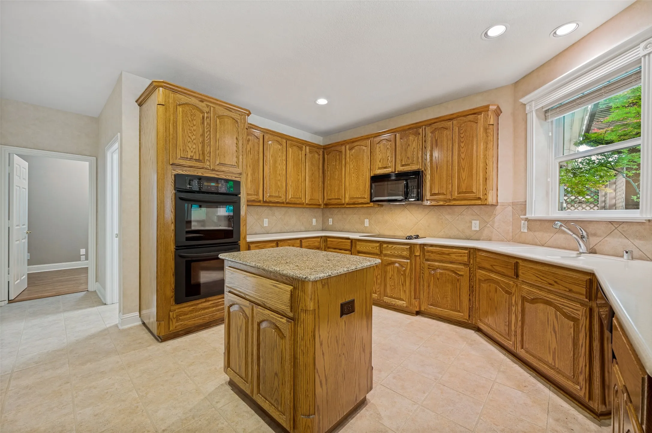 Single Family Residence For Sale in Collin County , 501 Arthur Court, Lucas, Texas 75002, 4 Bedroom, 3 Bathroom, 4 Garage spaces, 3,673 Sqft, built in 2003, mls#21304419, Real Estate Agent in Lucas, Homes For Sale in Collin county, Homes For Sale in Lucas, Realtor in Lucas Texas, Real Estate Brokerage Independent Realty Texas, Luminita Cordes Realtor