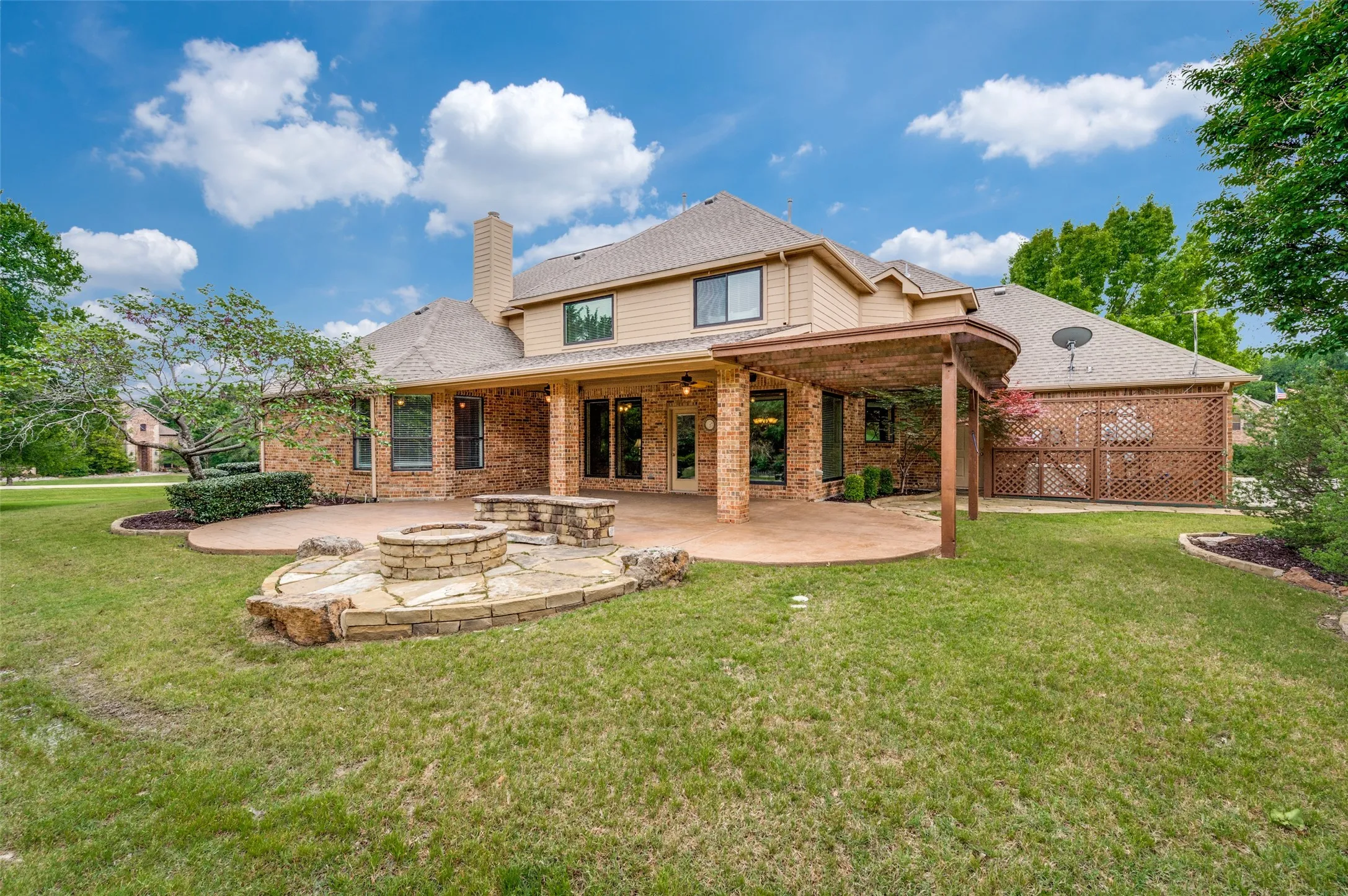Single Family Residence For Sale in Collin County , 501 Arthur Court, Lucas, Texas 75002, 4 Bedroom, 3 Bathroom, 4 Garage spaces, 3,673 Sqft, built in 2003, mls#21304419, Real Estate Agent in Lucas, Homes For Sale in Collin county, Homes For Sale in Lucas, Realtor in Lucas Texas, Real Estate Brokerage Independent Realty Texas, Luminita Cordes Realtor