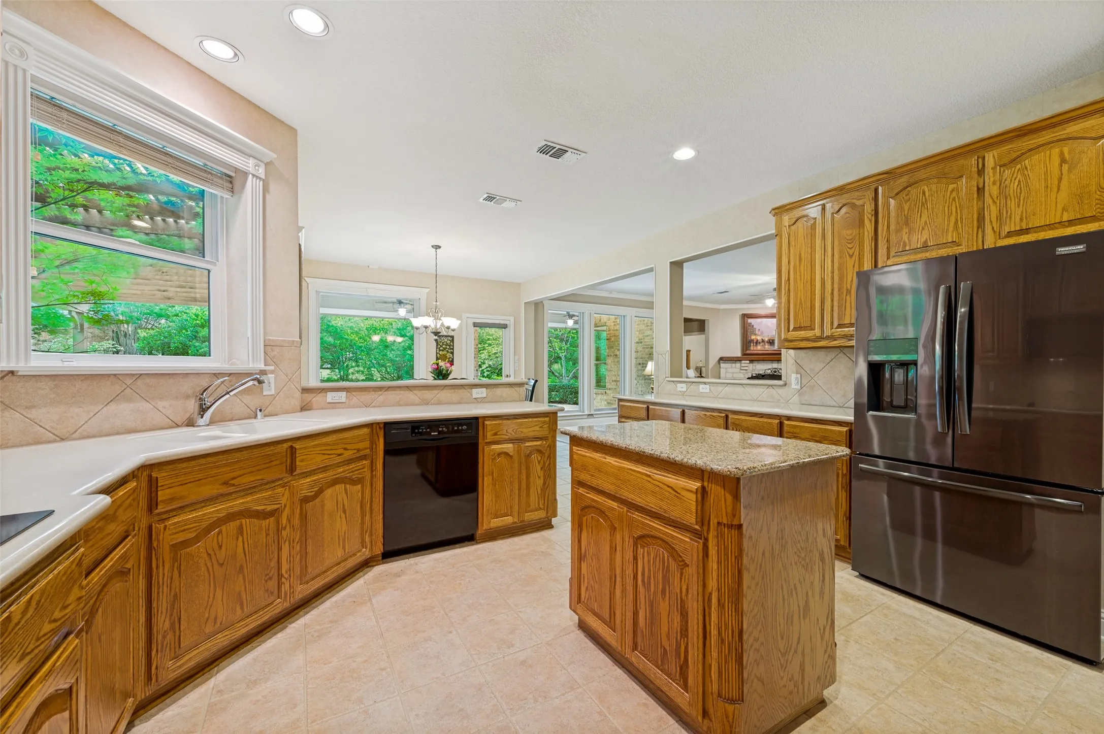 Single Family Residence For Sale in Collin County , 501 Arthur Court, Lucas, Texas 75002, 4 Bedroom, 3 Bathroom, 4 Garage spaces, 3,673 Sqft, built in 2003, mls#21304419, Real Estate Agent in Lucas, Homes For Sale in Collin county, Homes For Sale in Lucas, Realtor in Lucas Texas, Real Estate Brokerage Independent Realty Texas, Luminita Cordes Realtor