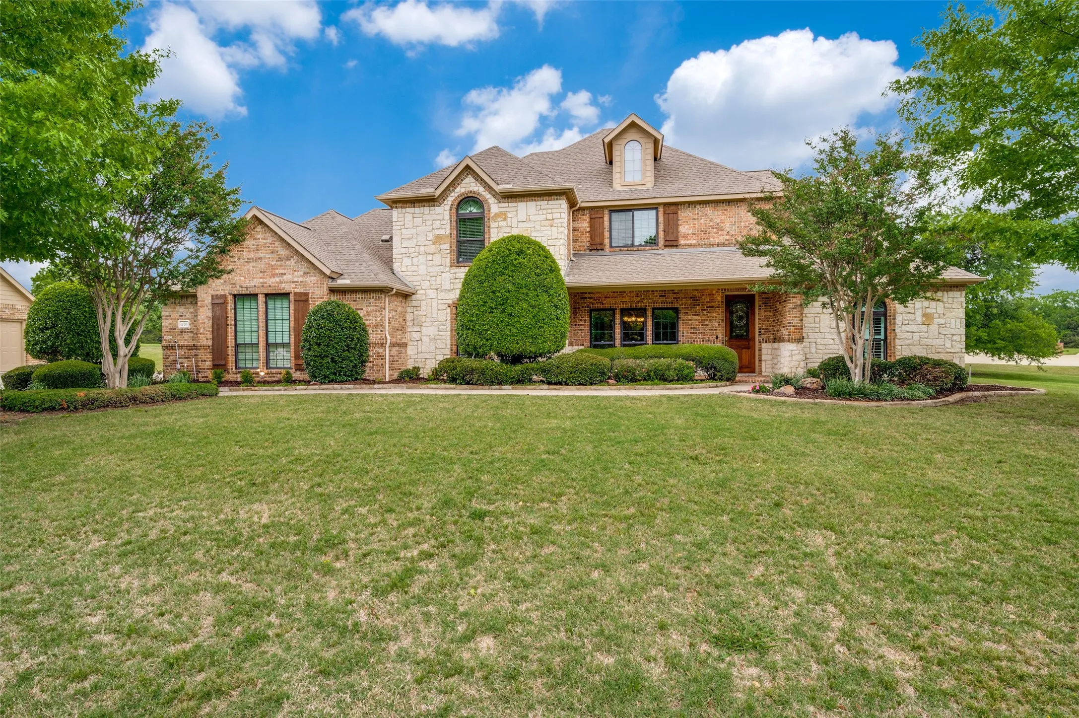 Single Family Residence For Sale in Collin County , 501 Arthur Court, Lucas, Texas 75002, 4 Bedroom, 3 Bathroom, 4 Garage spaces, 3,673 Sqft, built in 2003, mls#21304419, Real Estate Agent in Lucas, Homes For Sale in Collin county, Homes For Sale in Lucas, Realtor in Lucas Texas, Real Estate Brokerage Independent Realty Texas, Luminita Cordes Realtor