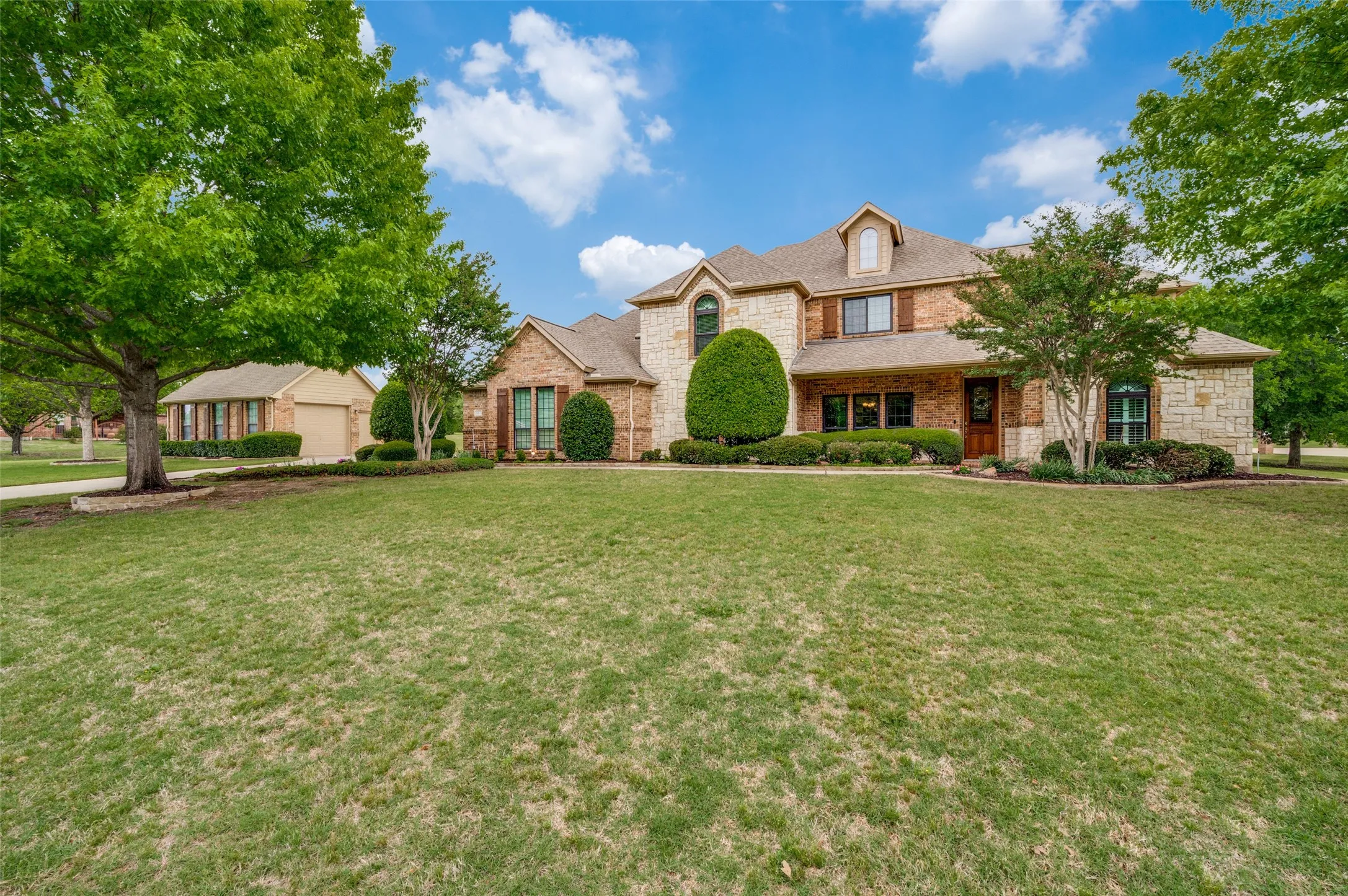 Single Family Residence For Sale in Collin County , 501 Arthur Court, Lucas, Texas 75002, 4 Bedroom, 3 Bathroom, 4 Garage spaces, 3,673 Sqft, built in 2003, mls#21304419, Real Estate Agent in Lucas, Homes For Sale in Collin county, Homes For Sale in Lucas, Realtor in Lucas Texas, Real Estate Brokerage Independent Realty Texas, Luminita Cordes Realtor