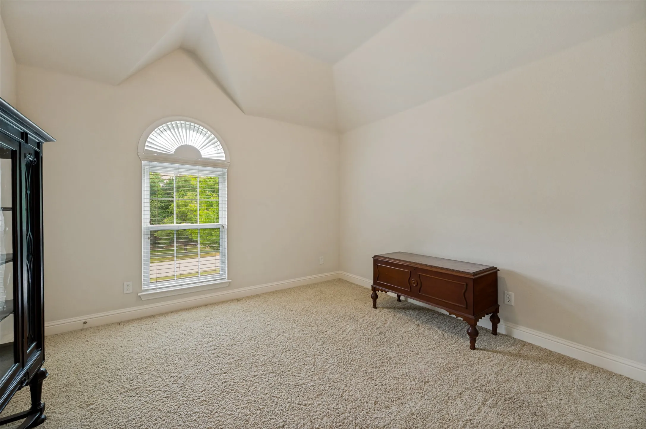 Single Family Residence For Sale in Collin County , 501 Arthur Court, Lucas, Texas 75002, 4 Bedroom, 3 Bathroom, 4 Garage spaces, 3,673 Sqft, built in 2003, mls#21304419, Real Estate Agent in Lucas, Homes For Sale in Collin county, Homes For Sale in Lucas, Realtor in Lucas Texas, Real Estate Brokerage Independent Realty Texas, Luminita Cordes Realtor