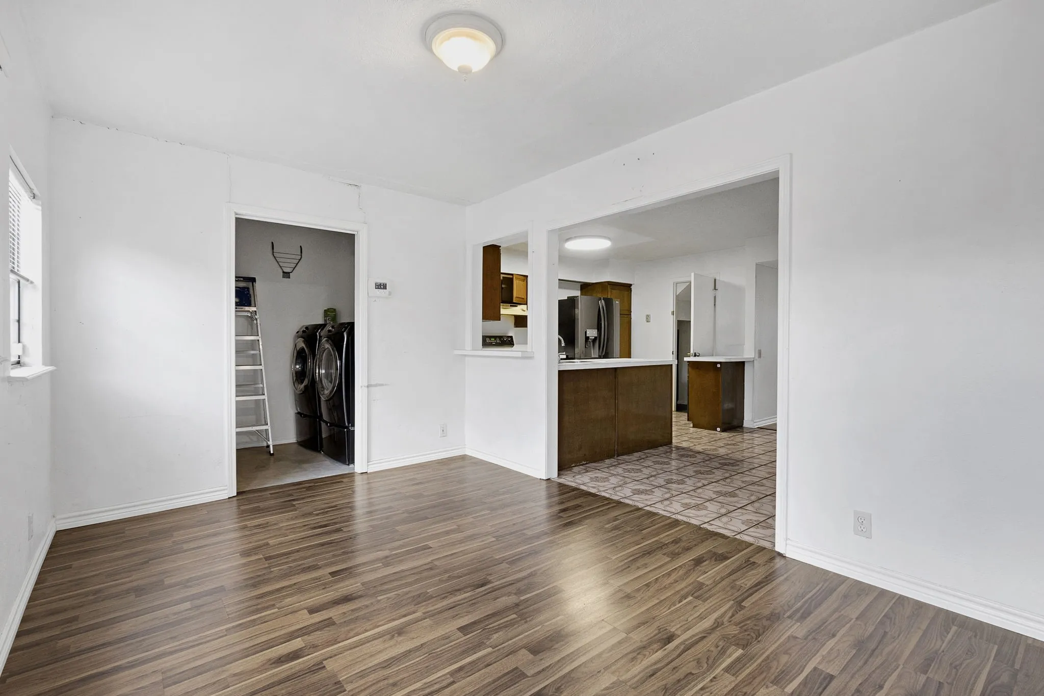 Townhouse For Sale in Dallas County , 11926 Leisure Drive, Dallas, Texas 75243, 3 Bedroom, 3 Bathroom, Garage spaces, 1,478 Sqft, built in 1974, mls#21302931, Real Estate Agent in Dallas, Homes For Sale in Dallas county, Homes For Sale in Dallas, Realtor in Dallas Texas, Real Estate Brokerage Independent Realty Texas, Luminita Cordes Realtor