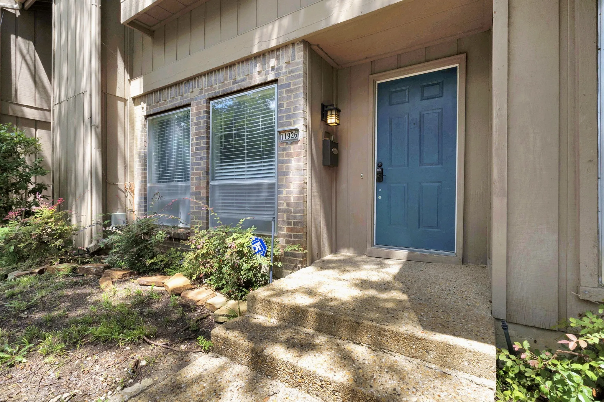 Townhouse For Sale in Dallas County , 11926 Leisure Drive, Dallas, Texas 75243, 3 Bedroom, 3 Bathroom, Garage spaces, 1,478 Sqft, built in 1974, mls#21302931, Real Estate Agent in Dallas, Homes For Sale in Dallas county, Homes For Sale in Dallas, Realtor in Dallas Texas, Real Estate Brokerage Independent Realty Texas, Luminita Cordes Realtor