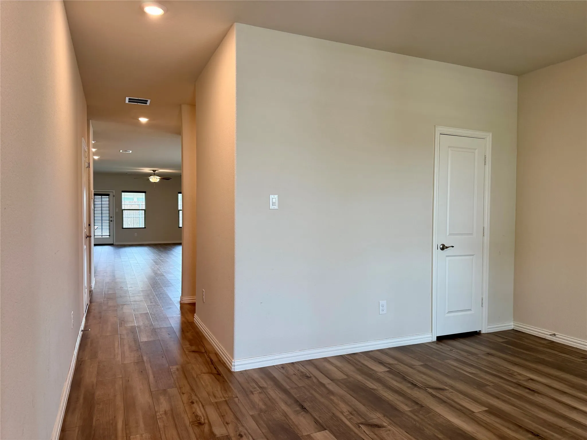 Single Family Residence For Rent in Kaufman County , 1425 Rolling Fox Drive, Forney, Texas 75126, 4 Bedroom, 3 Bathroom, 2 Garage spaces, 2,886 Sqft, built in 2022, mls#21299391, Real Estate Agent in Forney, Homes For Rent in Kaufman county, Homes For Rent in Forney, Realtor in Forney Texas, Real Estate Brokerage Independent Realty Texas, Luminita Cordes Realtor