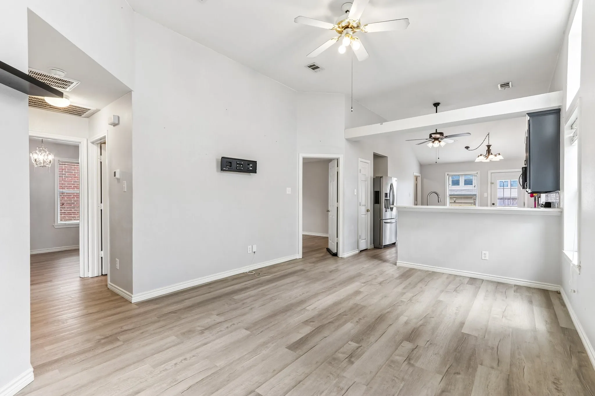 Single Family Residence For Sale in Denton County , 9012 Wayne Street, Cross Roads, Texas 76227, 3 Bedroom, 2 Bathroom, 2 Garage spaces, 1,208 Sqft, built in 2004, mls#21305394, Real Estate Agent in Cross Roads, Homes For Sale in Denton county, Homes For Sale in Cross Roads, Realtor in Cross Roads Texas, Real Estate Brokerage Independent Realty Texas, Luminita Cordes Realtor