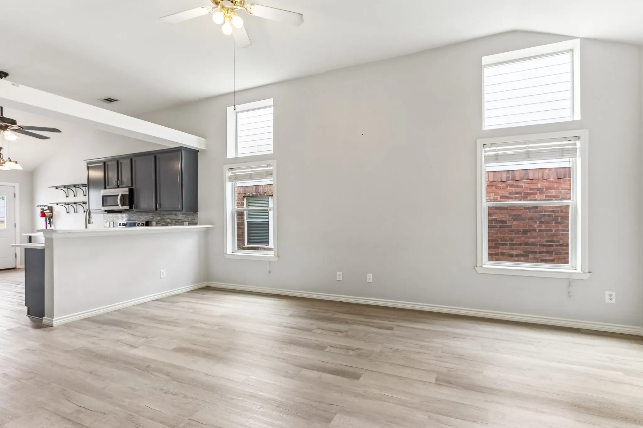 Single Family Residence For Sale in Denton County , 9012 Wayne Street, Cross Roads, Texas 76227, 3 Bedroom, 2 Bathroom, 2 Garage spaces, 1,208 Sqft, built in 2004, mls#21305394, Real Estate Agent in Cross Roads, Homes For Sale in Denton county, Homes For Sale in Cross Roads, Realtor in Cross Roads Texas, Real Estate Brokerage Independent Realty Texas, Luminita Cordes Realtor