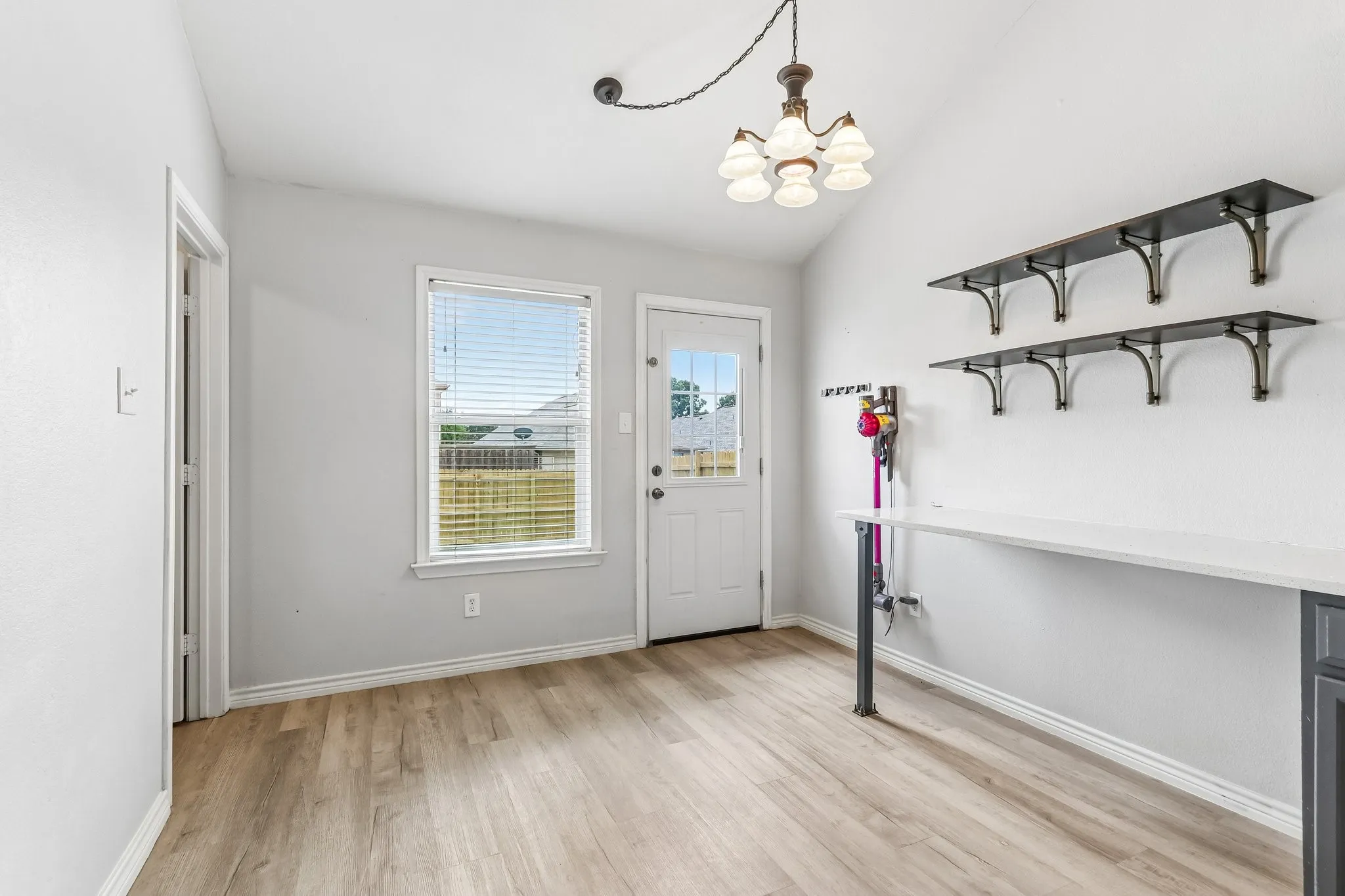 Single Family Residence For Sale in Denton County , 9012 Wayne Street, Cross Roads, Texas 76227, 3 Bedroom, 2 Bathroom, 2 Garage spaces, 1,208 Sqft, built in 2004, mls#21305394, Real Estate Agent in Cross Roads, Homes For Sale in Denton county, Homes For Sale in Cross Roads, Realtor in Cross Roads Texas, Real Estate Brokerage Independent Realty Texas, Luminita Cordes Realtor