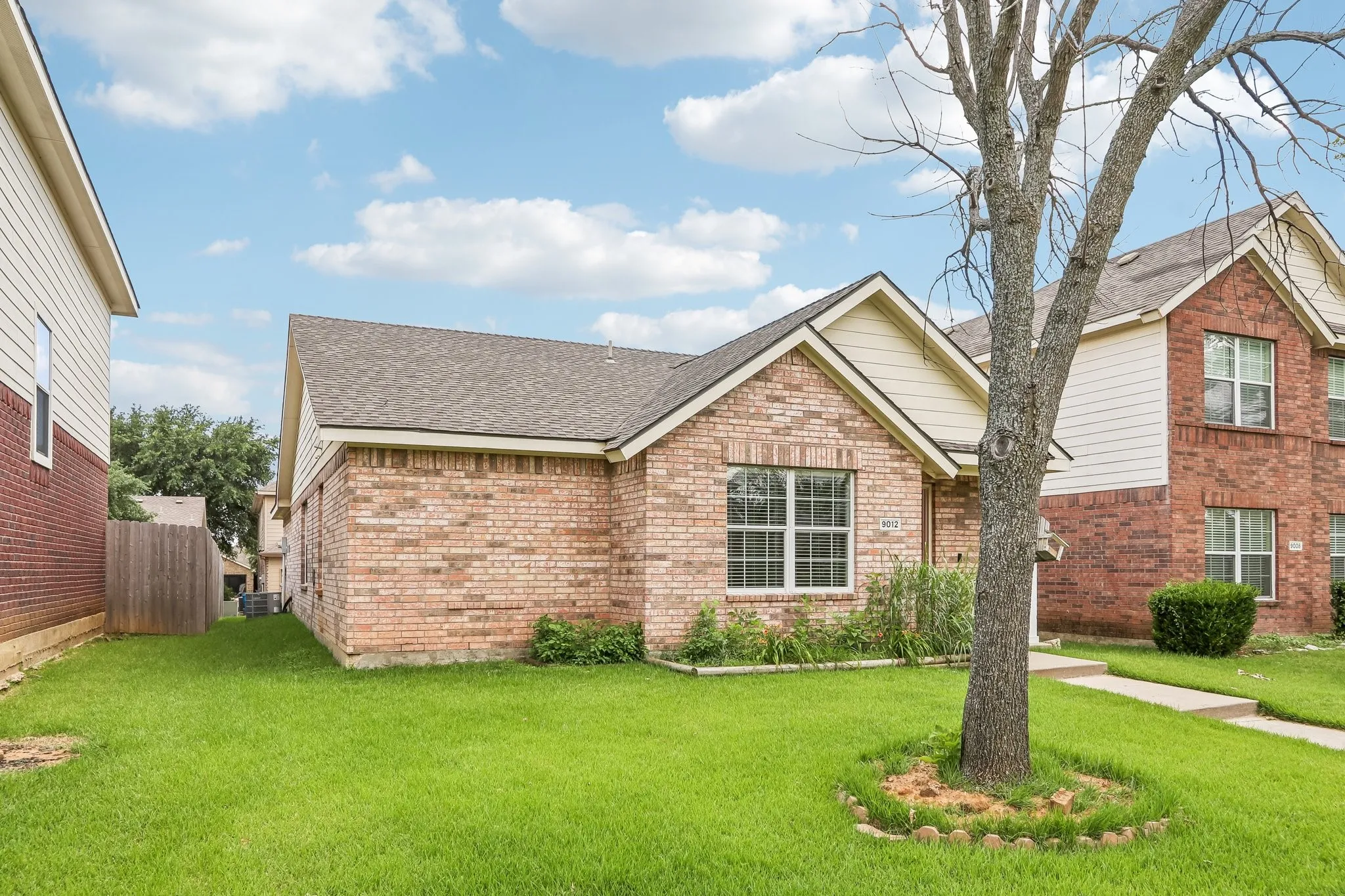 Single Family Residence For Sale in Denton County , 9012 Wayne Street, Cross Roads, Texas 76227, 3 Bedroom, 2 Bathroom, 2 Garage spaces, 1,208 Sqft, built in 2004, mls#21305394, Real Estate Agent in Cross Roads, Homes For Sale in Denton county, Homes For Sale in Cross Roads, Realtor in Cross Roads Texas, Real Estate Brokerage Independent Realty Texas, Luminita Cordes Realtor