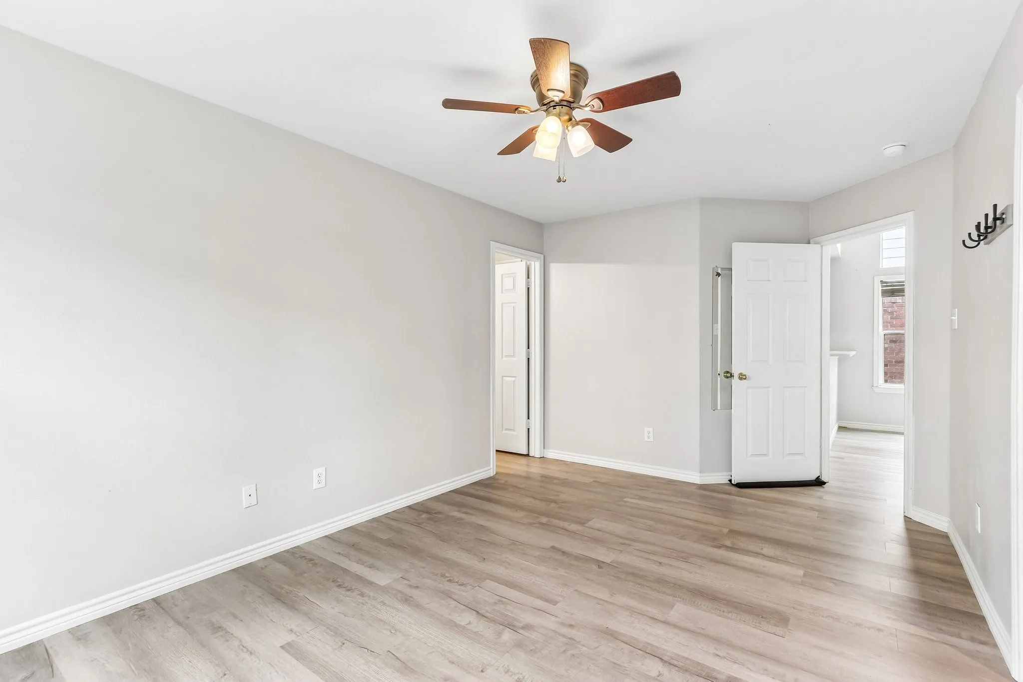 Single Family Residence For Sale in Denton County , 9012 Wayne Street, Cross Roads, Texas 76227, 3 Bedroom, 2 Bathroom, 2 Garage spaces, 1,208 Sqft, built in 2004, mls#21305394, Real Estate Agent in Cross Roads, Homes For Sale in Denton county, Homes For Sale in Cross Roads, Realtor in Cross Roads Texas, Real Estate Brokerage Independent Realty Texas, Luminita Cordes Realtor