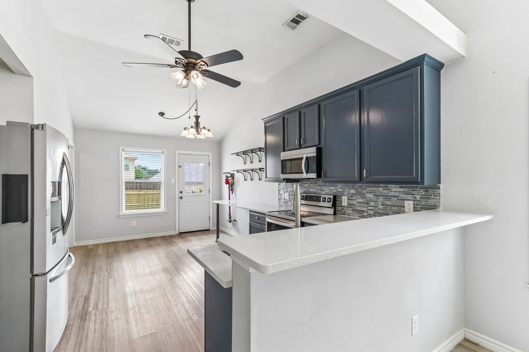 Single Family Residence For Sale in Denton County , 9012 Wayne Street, Cross Roads, Texas 76227, 3 Bedroom, 2 Bathroom, 2 Garage spaces, 1,208 Sqft, built in 2004, mls#21305394, Real Estate Agent in Cross Roads, Homes For Sale in Denton county, Homes For Sale in Cross Roads, Realtor in Cross Roads Texas, Real Estate Brokerage Independent Realty Texas, Luminita Cordes Realtor