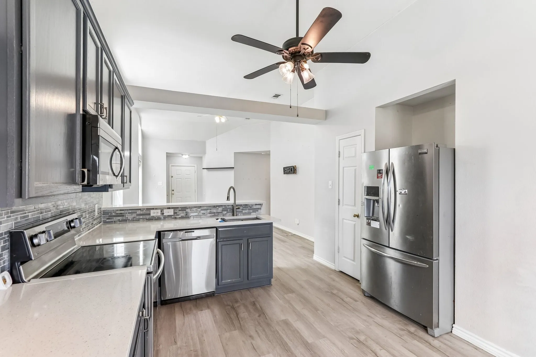 Single Family Residence For Sale in Denton County , 9012 Wayne Street, Cross Roads, Texas 76227, 3 Bedroom, 2 Bathroom, 2 Garage spaces, 1,208 Sqft, built in 2004, mls#21305394, Real Estate Agent in Cross Roads, Homes For Sale in Denton county, Homes For Sale in Cross Roads, Realtor in Cross Roads Texas, Real Estate Brokerage Independent Realty Texas, Luminita Cordes Realtor