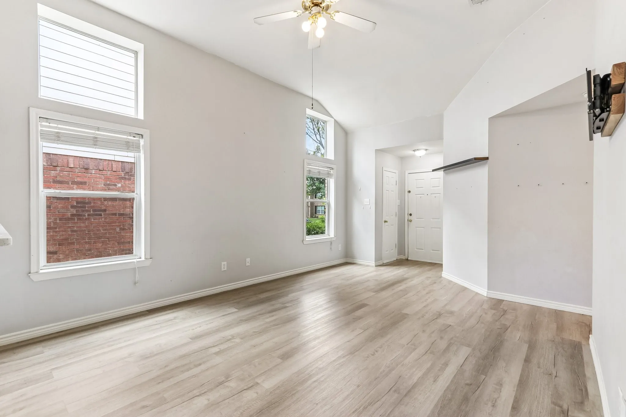 Single Family Residence For Sale in Denton County , 9012 Wayne Street, Cross Roads, Texas 76227, 3 Bedroom, 2 Bathroom, 2 Garage spaces, 1,208 Sqft, built in 2004, mls#21305394, Real Estate Agent in Cross Roads, Homes For Sale in Denton county, Homes For Sale in Cross Roads, Realtor in Cross Roads Texas, Real Estate Brokerage Independent Realty Texas, Luminita Cordes Realtor