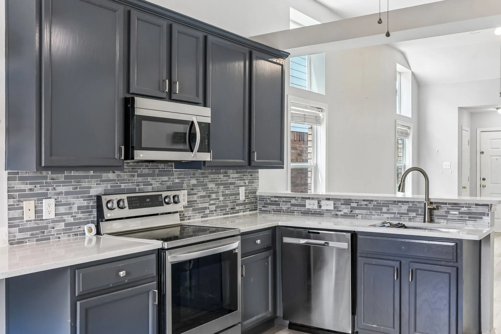 Single Family Residence For Sale in Denton County , 9012 Wayne Street, Cross Roads, Texas 76227, 3 Bedroom, 2 Bathroom, 2 Garage spaces, 1,208 Sqft, built in 2004, mls#21305394, Real Estate Agent in Cross Roads, Homes For Sale in Denton county, Homes For Sale in Cross Roads, Realtor in Cross Roads Texas, Real Estate Brokerage Independent Realty Texas, Luminita Cordes Realtor