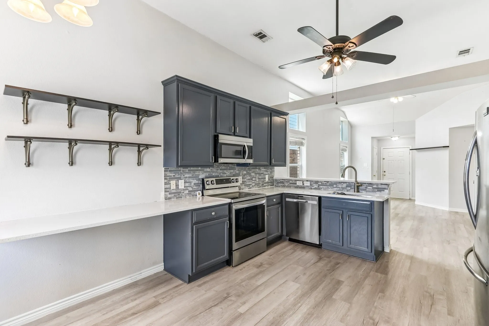 Single Family Residence For Sale in Denton County , 9012 Wayne Street, Cross Roads, Texas 76227, 3 Bedroom, 2 Bathroom, 2 Garage spaces, 1,208 Sqft, built in 2004, mls#21305394, Real Estate Agent in Cross Roads, Homes For Sale in Denton county, Homes For Sale in Cross Roads, Realtor in Cross Roads Texas, Real Estate Brokerage Independent Realty Texas, Luminita Cordes Realtor