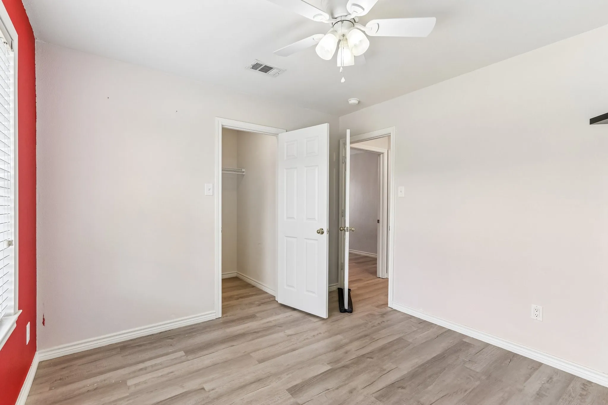 Single Family Residence For Sale in Denton County , 9012 Wayne Street, Cross Roads, Texas 76227, 3 Bedroom, 2 Bathroom, 2 Garage spaces, 1,208 Sqft, built in 2004, mls#21305394, Real Estate Agent in Cross Roads, Homes For Sale in Denton county, Homes For Sale in Cross Roads, Realtor in Cross Roads Texas, Real Estate Brokerage Independent Realty Texas, Luminita Cordes Realtor