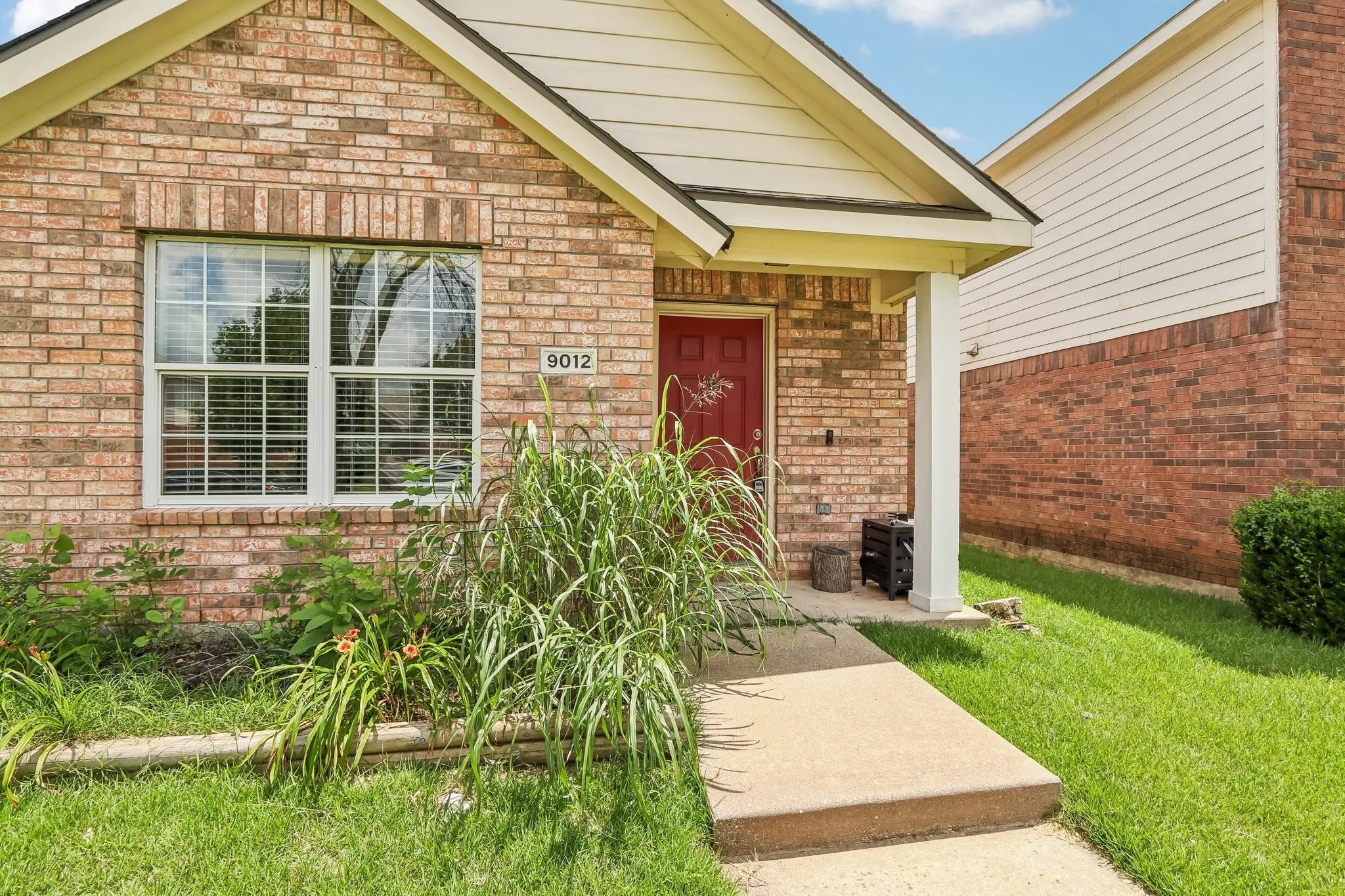 Single Family Residence For Sale in Denton County , 9012 Wayne Street, Cross Roads, Texas 76227, 3 Bedroom, 2 Bathroom, 2 Garage spaces, 1,208 Sqft, built in 2004, mls#21305394, Real Estate Agent in Cross Roads, Homes For Sale in Denton county, Homes For Sale in Cross Roads, Realtor in Cross Roads Texas, Real Estate Brokerage Independent Realty Texas, Luminita Cordes Realtor