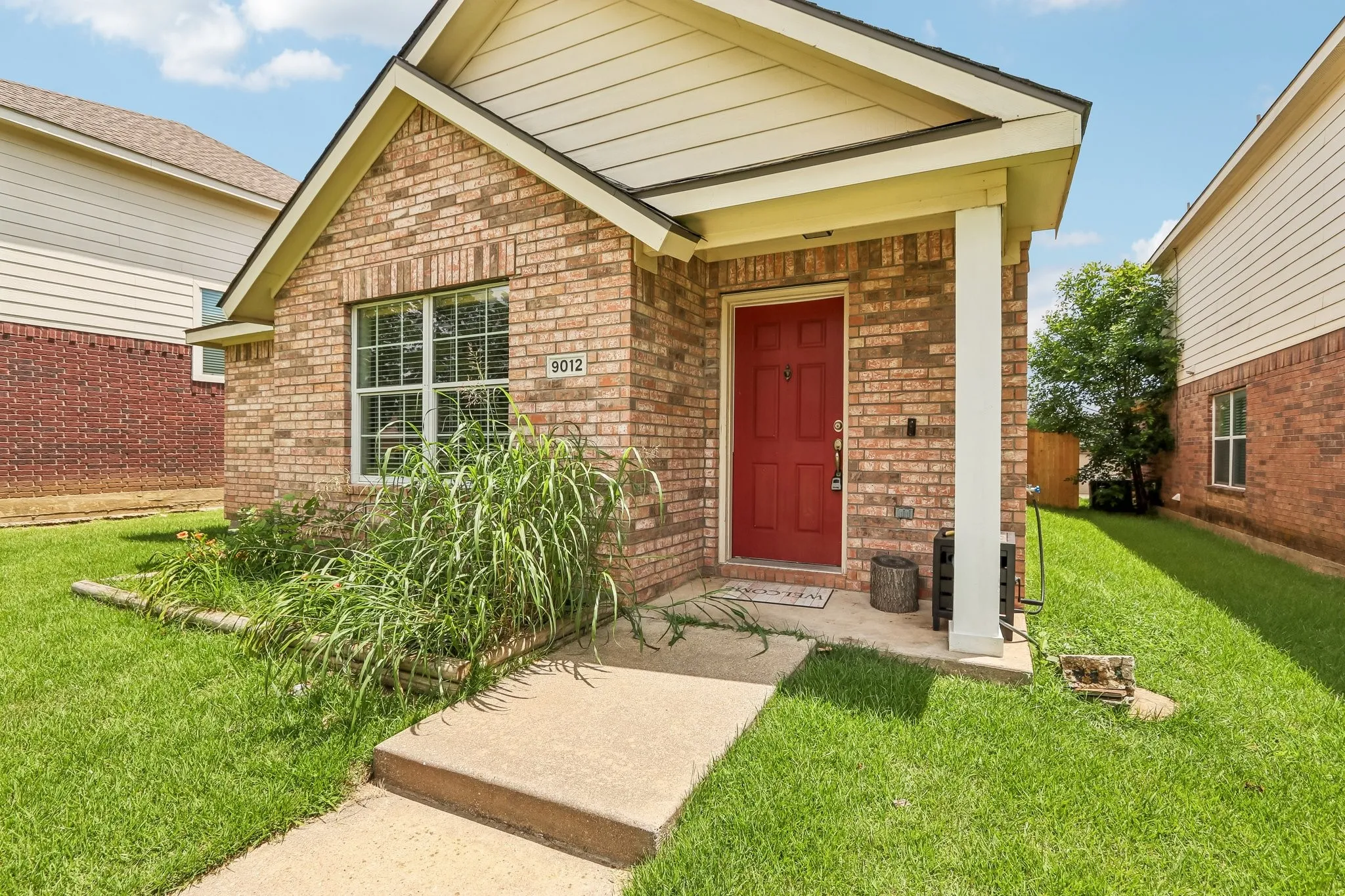 Single Family Residence For Sale in Denton County , 9012 Wayne Street, Cross Roads, Texas 76227, 3 Bedroom, 2 Bathroom, 2 Garage spaces, 1,208 Sqft, built in 2004, mls#21305394, Real Estate Agent in Cross Roads, Homes For Sale in Denton county, Homes For Sale in Cross Roads, Realtor in Cross Roads Texas, Real Estate Brokerage Independent Realty Texas, Luminita Cordes Realtor
