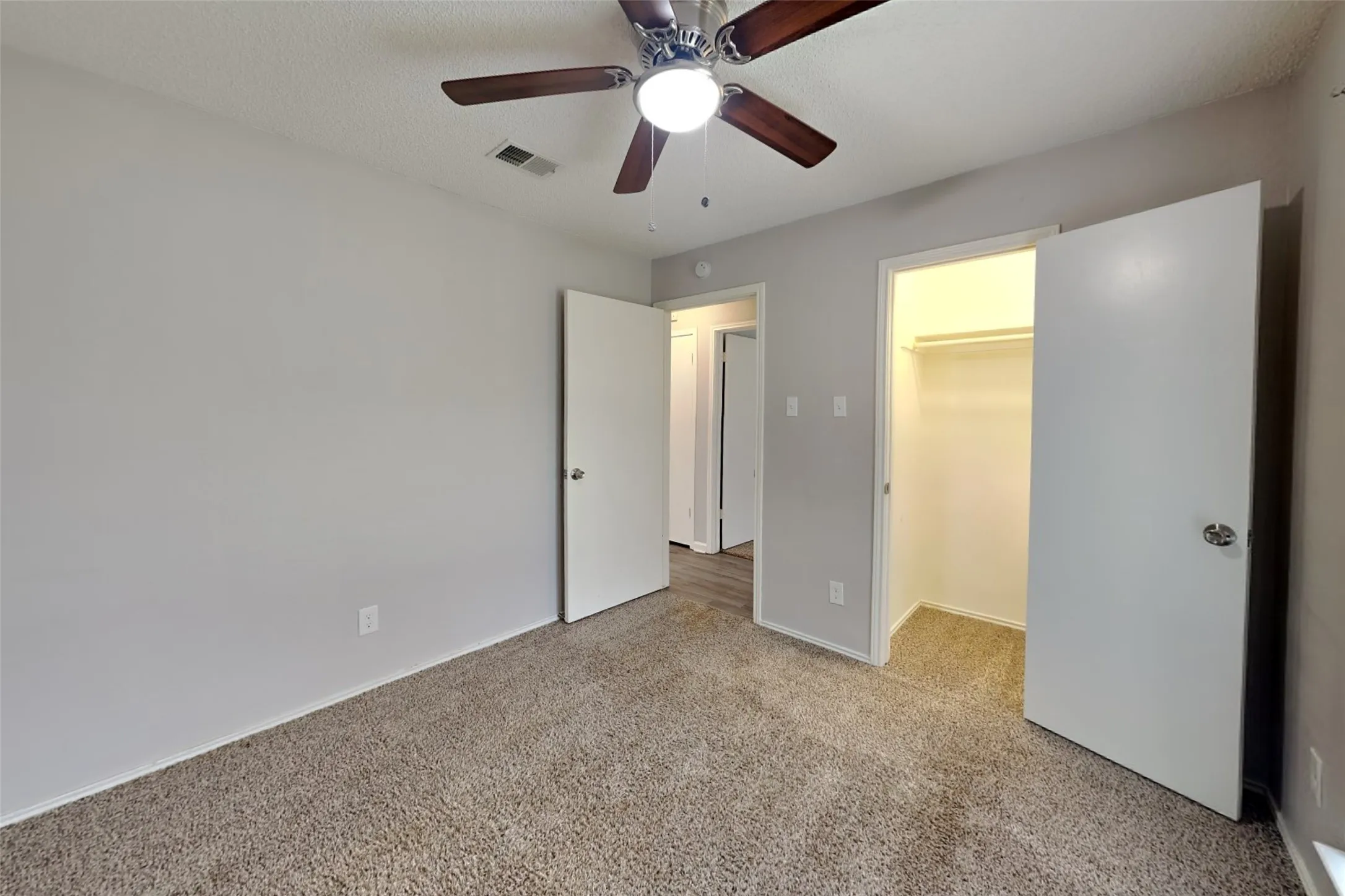 Single Family Residence For Rent in Collin County , 712 Bluebonnet Drive, Allen, Texas 75002, 3 Bedroom, 2 Bathroom, 2 Garage spaces, 1,521 Sqft, built in 1985, mls#21305411, Real Estate Agent in Allen, Homes For Rent in Collin county, Homes For Rent in Allen, Realtor in Allen Texas, Real Estate Brokerage Independent Realty Texas, Luminita Cordes Realtor