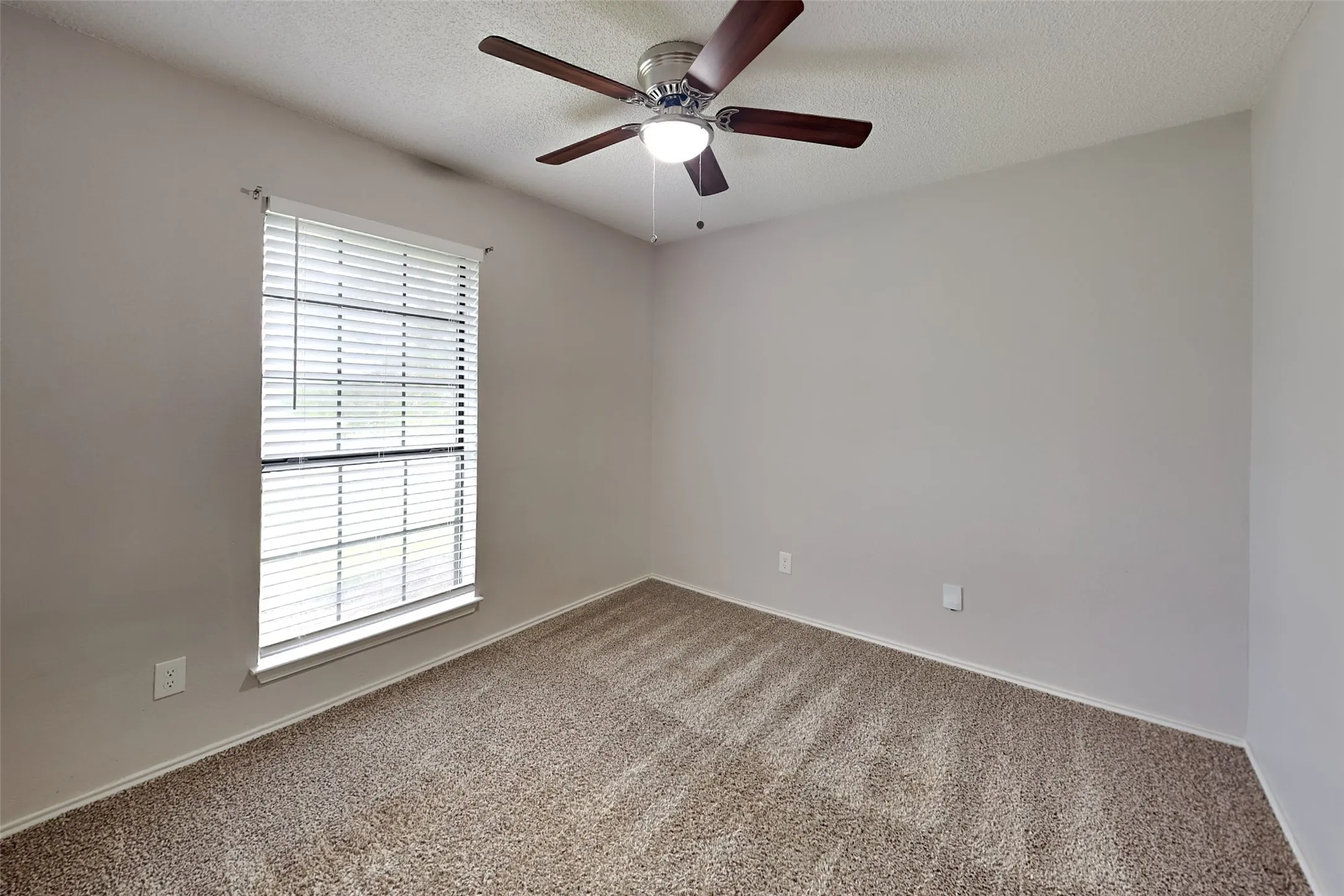 Single Family Residence For Rent in Collin County , 712 Bluebonnet Drive, Allen, Texas 75002, 3 Bedroom, 2 Bathroom, 2 Garage spaces, 1,521 Sqft, built in 1985, mls#21305411, Real Estate Agent in Allen, Homes For Rent in Collin county, Homes For Rent in Allen, Realtor in Allen Texas, Real Estate Brokerage Independent Realty Texas, Luminita Cordes Realtor