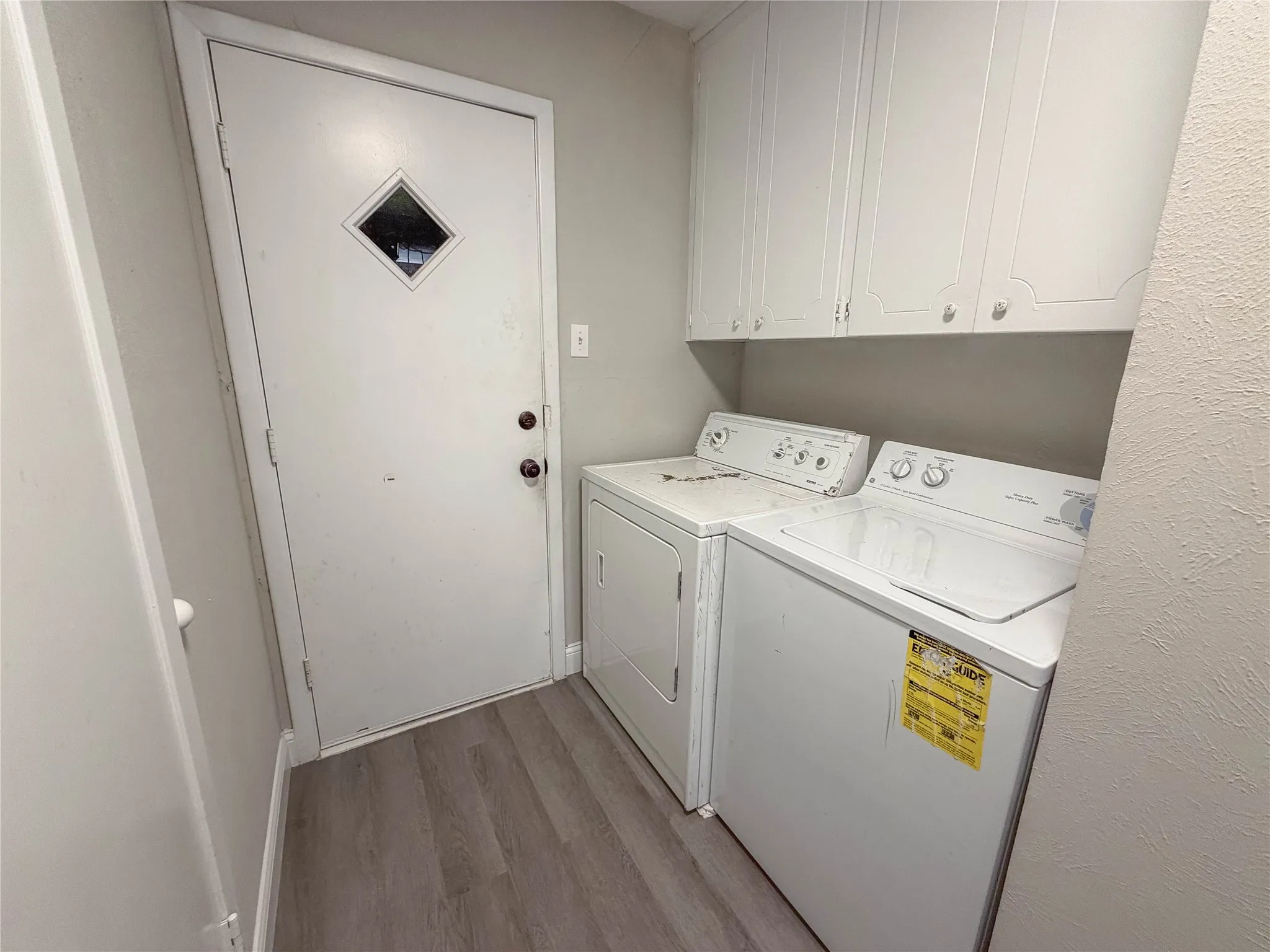 Single Family Residence For Sale in Ellis County , 604 Cooper Street, Ennis, Texas 75119, 3 Bedroom, 3 Bathroom, 2 Garage spaces, 2,026 Sqft, built in 1969, mls#21305420, Real Estate Agent in Ennis, Homes For Sale in Ellis county, Homes For Sale in Ennis, Realtor in Ennis Texas, Real Estate Brokerage Independent Realty Texas, Luminita Cordes Realtor