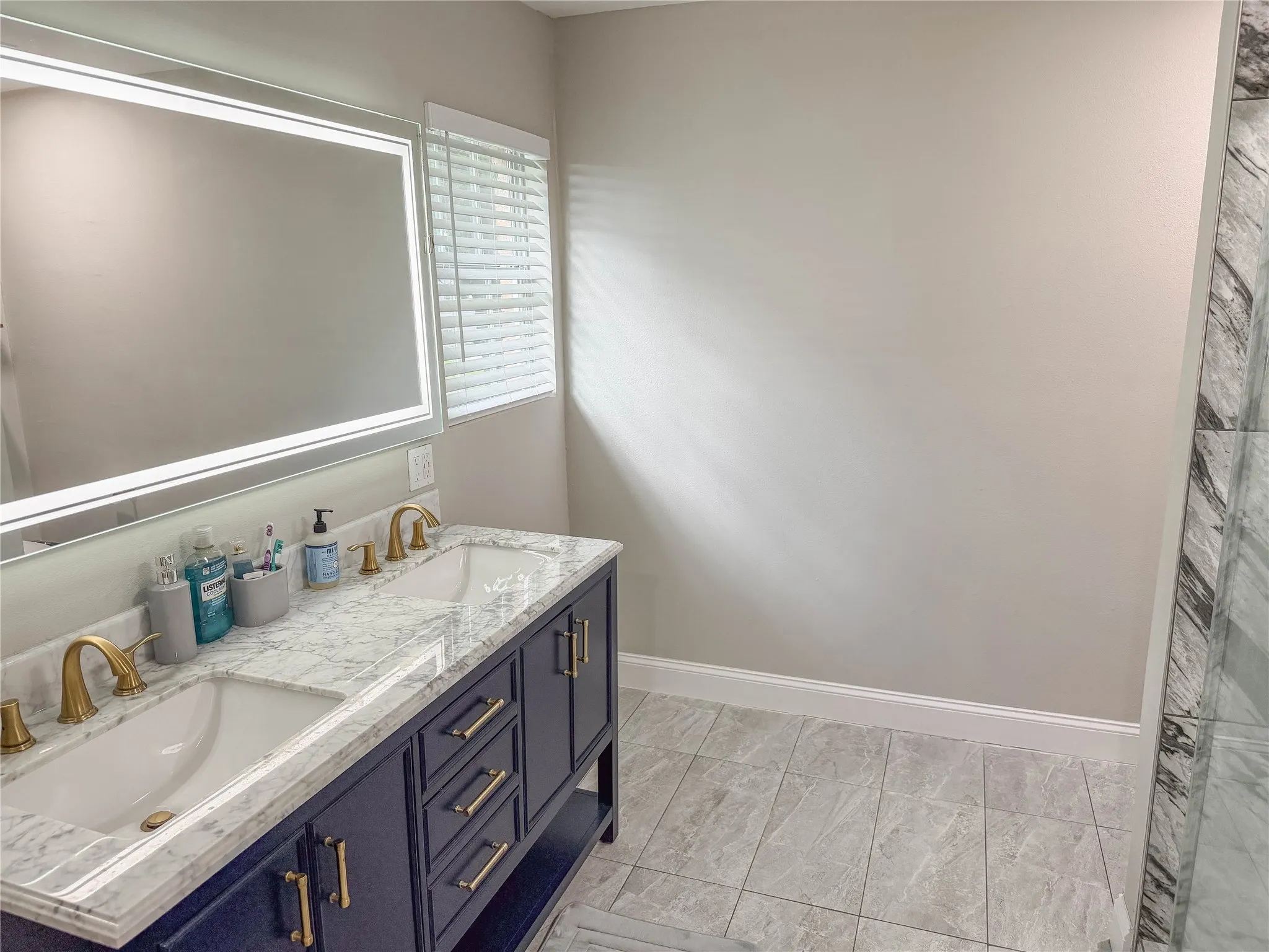 Single Family Residence For Sale in Ellis County , 604 Cooper Street, Ennis, Texas 75119, 3 Bedroom, 3 Bathroom, 2 Garage spaces, 2,026 Sqft, built in 1969, mls#21305420, Real Estate Agent in Ennis, Homes For Sale in Ellis county, Homes For Sale in Ennis, Realtor in Ennis Texas, Real Estate Brokerage Independent Realty Texas, Luminita Cordes Realtor
