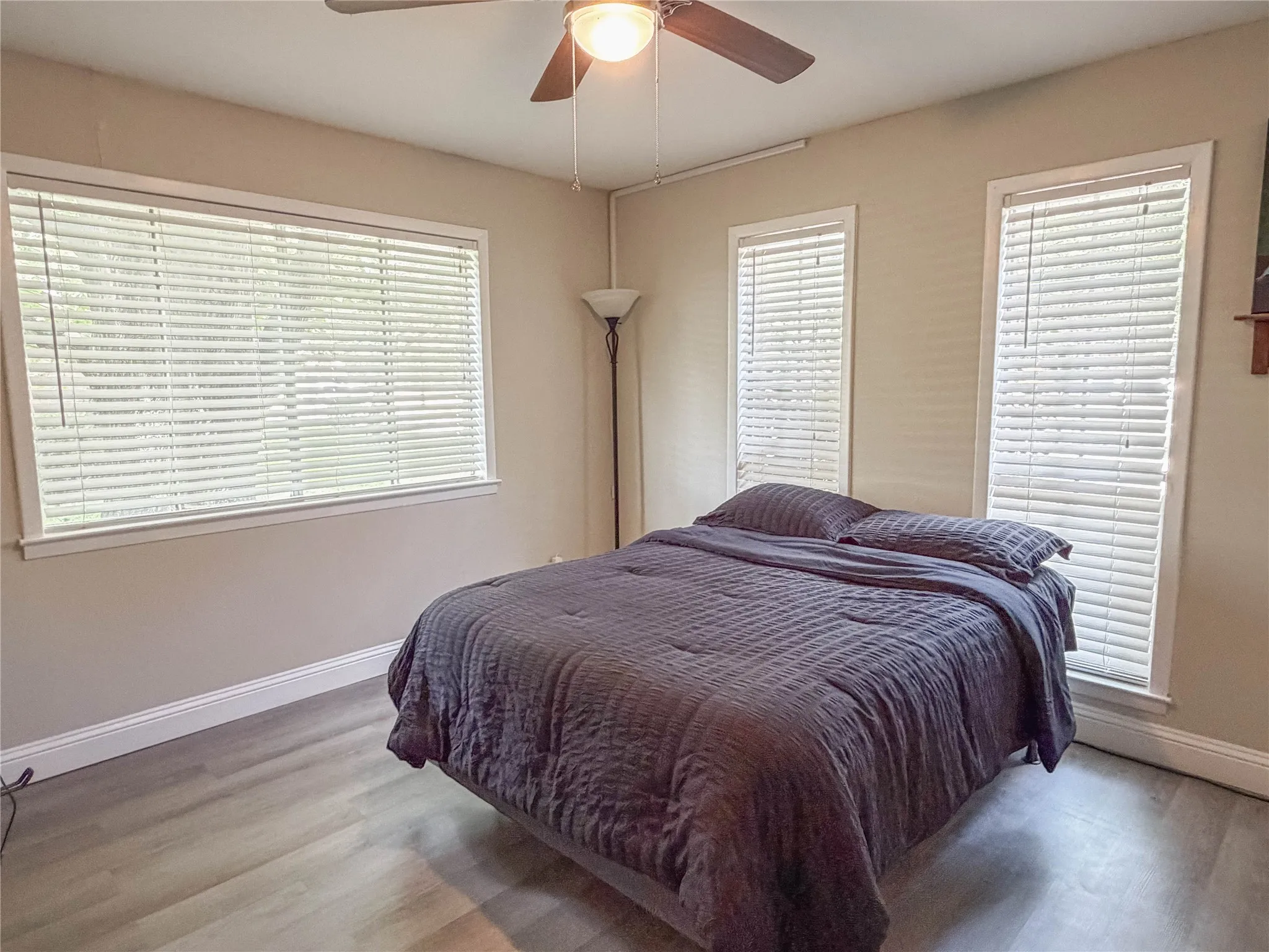 Single Family Residence For Sale in Ellis County , 604 Cooper Street, Ennis, Texas 75119, 3 Bedroom, 3 Bathroom, 2 Garage spaces, 2,026 Sqft, built in 1969, mls#21305420, Real Estate Agent in Ennis, Homes For Sale in Ellis county, Homes For Sale in Ennis, Realtor in Ennis Texas, Real Estate Brokerage Independent Realty Texas, Luminita Cordes Realtor