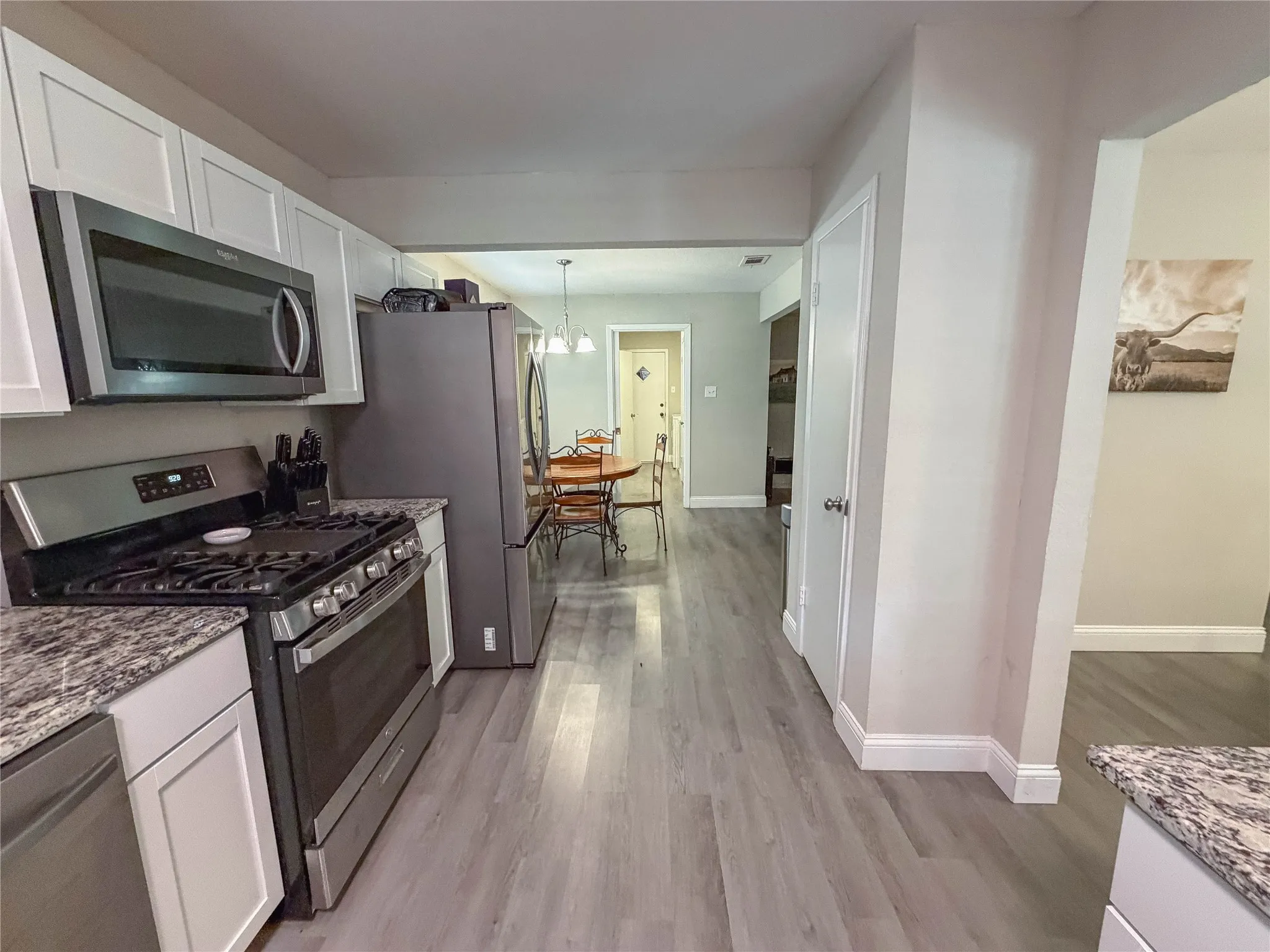 Single Family Residence For Sale in Ellis County , 604 Cooper Street, Ennis, Texas 75119, 3 Bedroom, 3 Bathroom, 2 Garage spaces, 2,026 Sqft, built in 1969, mls#21305420, Real Estate Agent in Ennis, Homes For Sale in Ellis county, Homes For Sale in Ennis, Realtor in Ennis Texas, Real Estate Brokerage Independent Realty Texas, Luminita Cordes Realtor
