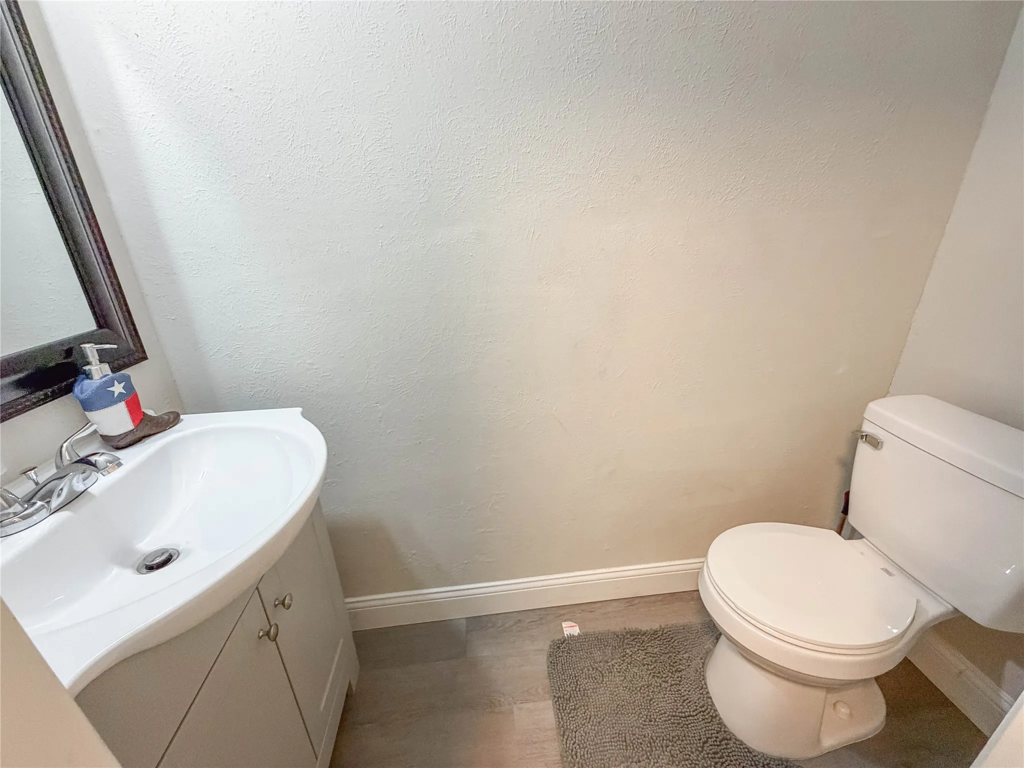 Single Family Residence For Sale in Ellis County , 604 Cooper Street, Ennis, Texas 75119, 3 Bedroom, 3 Bathroom, 2 Garage spaces, 2,026 Sqft, built in 1969, mls#21305420, Real Estate Agent in Ennis, Homes For Sale in Ellis county, Homes For Sale in Ennis, Realtor in Ennis Texas, Real Estate Brokerage Independent Realty Texas, Luminita Cordes Realtor