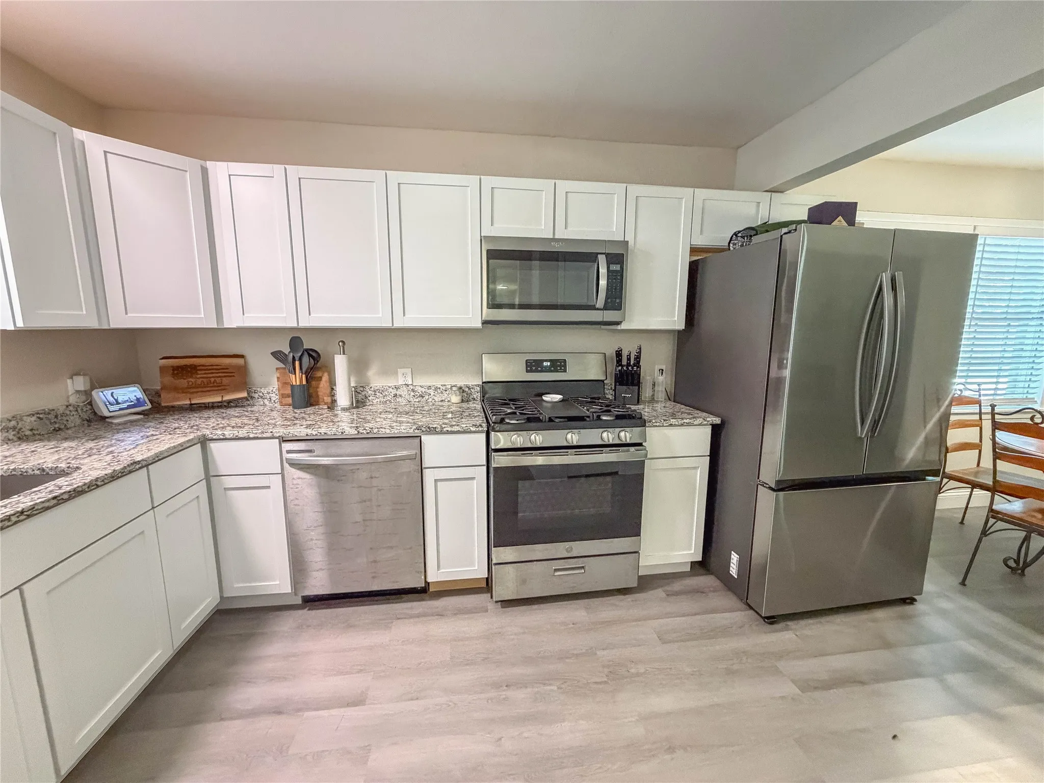 Single Family Residence For Sale in Ellis County , 604 Cooper Street, Ennis, Texas 75119, 3 Bedroom, 3 Bathroom, 2 Garage spaces, 2,026 Sqft, built in 1969, mls#21305420, Real Estate Agent in Ennis, Homes For Sale in Ellis county, Homes For Sale in Ennis, Realtor in Ennis Texas, Real Estate Brokerage Independent Realty Texas, Luminita Cordes Realtor