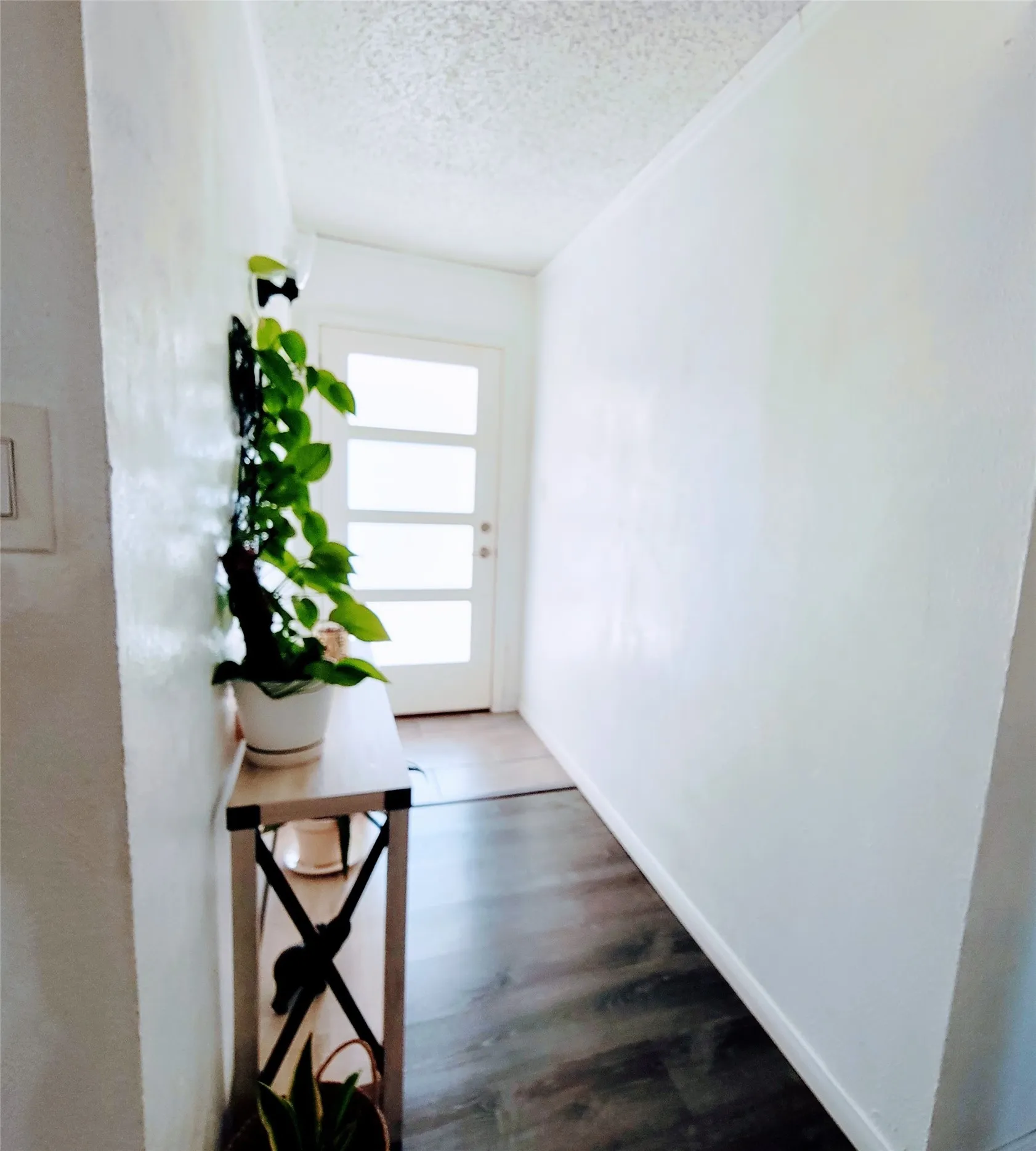 Single Family Residence For Sale in Tarrant County , 5828 Sidewinder Trail, Fort Worth, Texas 76131, 4 Bedroom, 2 Bathroom, Garage spaces, 1,692 Sqft, built in 1980, mls#21304902, Real Estate Agent in Fort Worth, Homes For Sale in Tarrant county, Homes For Sale in Fort Worth, Realtor in Fort Worth Texas, Real Estate Brokerage Independent Realty Texas, Luminita Cordes Realtor