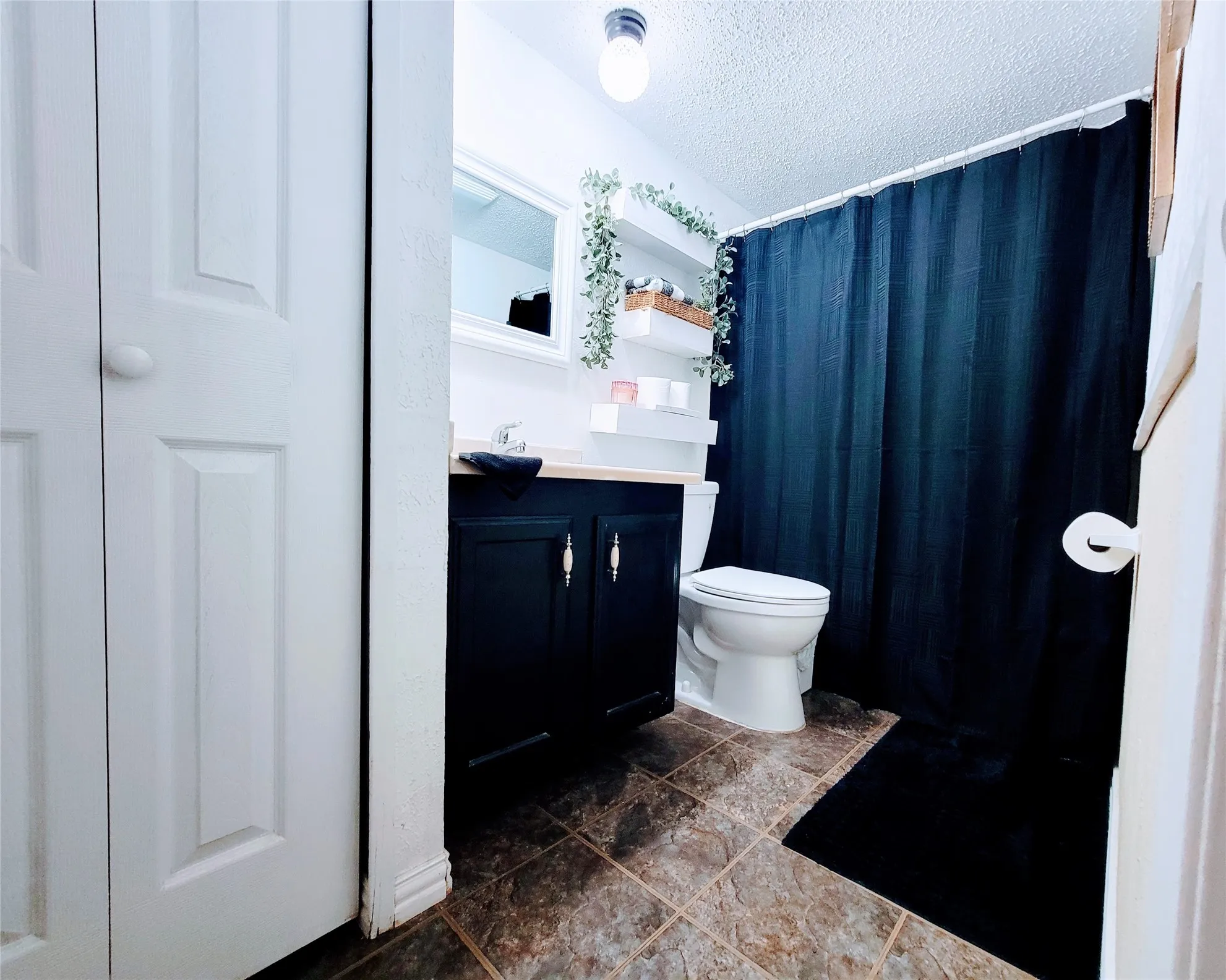Hall Bathroom with Linen Closet