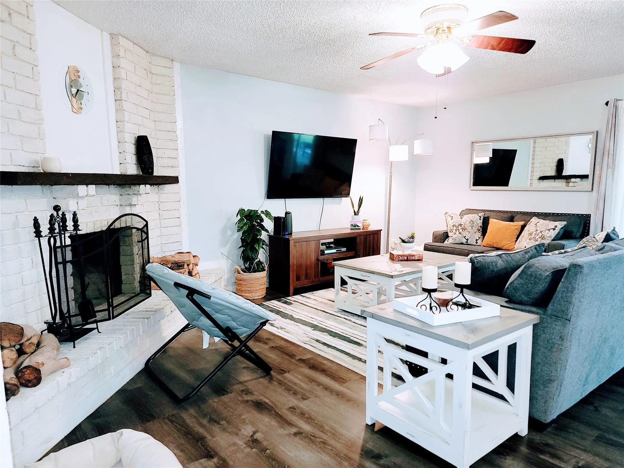 Single Family Residence For Sale in Tarrant County , 5828 Sidewinder Trail, Fort Worth, Texas 76131, 4 Bedroom, 2 Bathroom, Garage spaces, 1,692 Sqft, built in 1980, mls#21304902, Real Estate Agent in Fort Worth, Homes For Sale in Tarrant county, Homes For Sale in Fort Worth, Realtor in Fort Worth Texas, Real Estate Brokerage Independent Realty Texas, Luminita Cordes Realtor