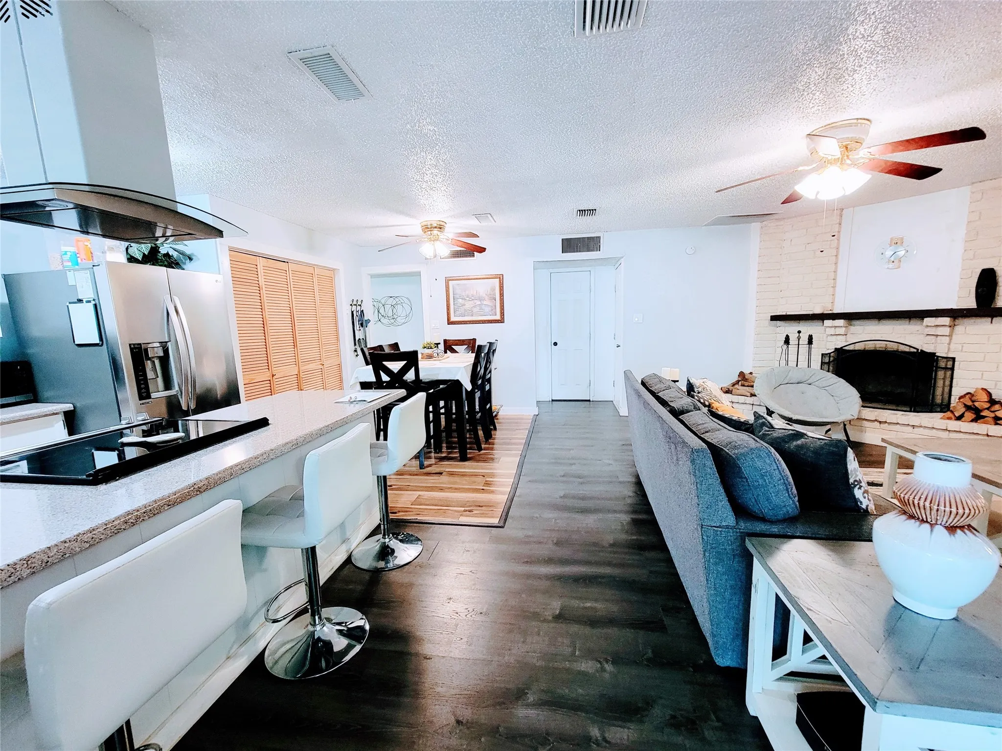 Single Family Residence For Sale in Tarrant County , 5828 Sidewinder Trail, Fort Worth, Texas 76131, 4 Bedroom, 2 Bathroom, Garage spaces, 1,692 Sqft, built in 1980, mls#21304902, Real Estate Agent in Fort Worth, Homes For Sale in Tarrant county, Homes For Sale in Fort Worth, Realtor in Fort Worth Texas, Real Estate Brokerage Independent Realty Texas, Luminita Cordes Realtor