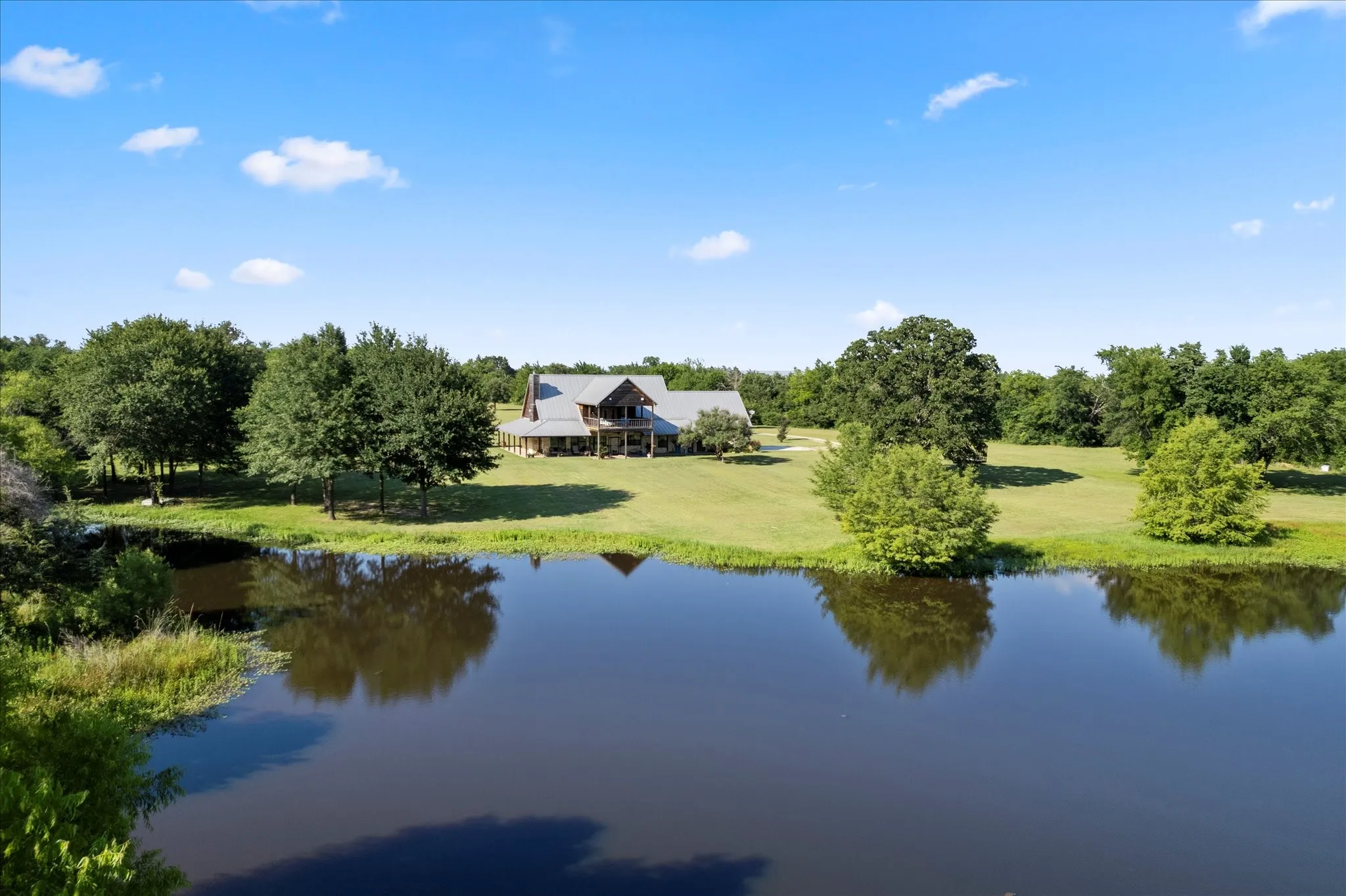 Single Family Residence For Sale in Wood County , 390 County Road 1573, Alba, Texas 75410, 3 Bedrooms, 3 Bathrooms, 2 Garage spaces, 4,076 Sqft, built in 2009, Price $990,000, mls#21305019, Real Estate Agent in Alba, Homes For Sale in Wood county, Homes For Sale in Alba, Realtor in Alba Texas, Real Estate Brokerage Independent Realty Texas, Luminita Cordes Realtor