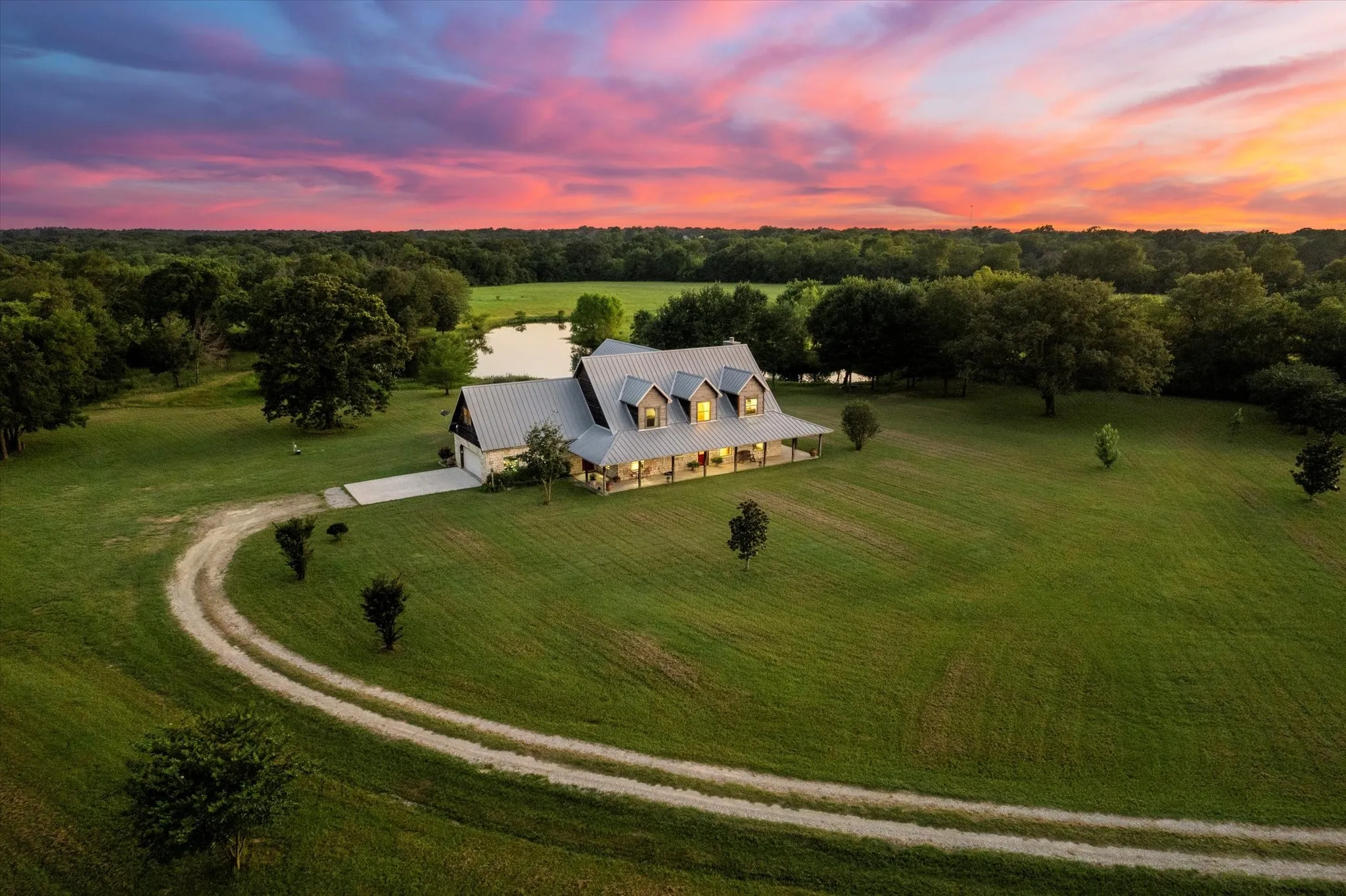 Single Family Residence For Sale in Wood County , 390 County Road 1573, Alba, Texas 75410, 3 Bedrooms, 3 Bathrooms, 2 Garage spaces, 4,076 Sqft, built in 2009, Price $990,000, mls#21305019, Real Estate Agent in Alba, Homes For Sale in Wood county, Homes For Sale in Alba, Realtor in Alba Texas, Real Estate Brokerage Independent Realty Texas, Luminita Cordes Realtor