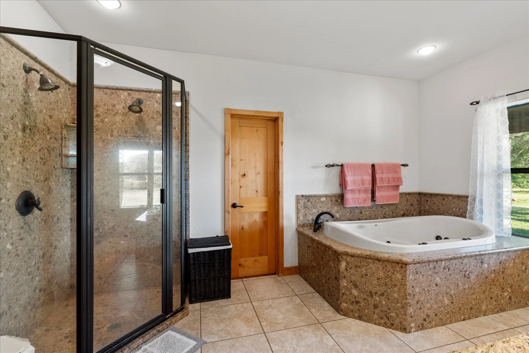 Single Family Residence For Sale in Wood County , 390 County Road 1573, Alba, Texas 75410, 3 Bedrooms, 3 Bathrooms, 2 Garage spaces, 4,076 Sqft, built in 2009, Price $990,000, mls#21305019, Real Estate Agent in Alba, Homes For Sale in Wood county, Homes For Sale in Alba, Realtor in Alba Texas, Real Estate Brokerage Independent Realty Texas, Luminita Cordes Realtor