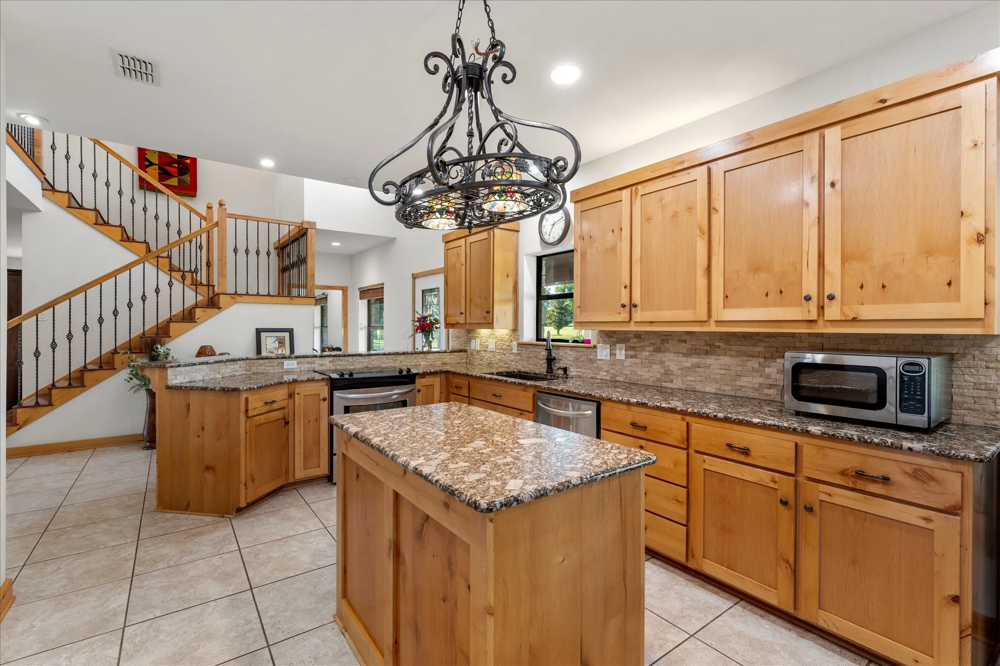 Single Family Residence For Sale in Wood County , 390 County Road 1573, Alba, Texas 75410, 3 Bedrooms, 3 Bathrooms, 2 Garage spaces, 4,076 Sqft, built in 2009, Price $990,000, mls#21305019, Real Estate Agent in Alba, Homes For Sale in Wood county, Homes For Sale in Alba, Realtor in Alba Texas, Real Estate Brokerage Independent Realty Texas, Luminita Cordes Realtor