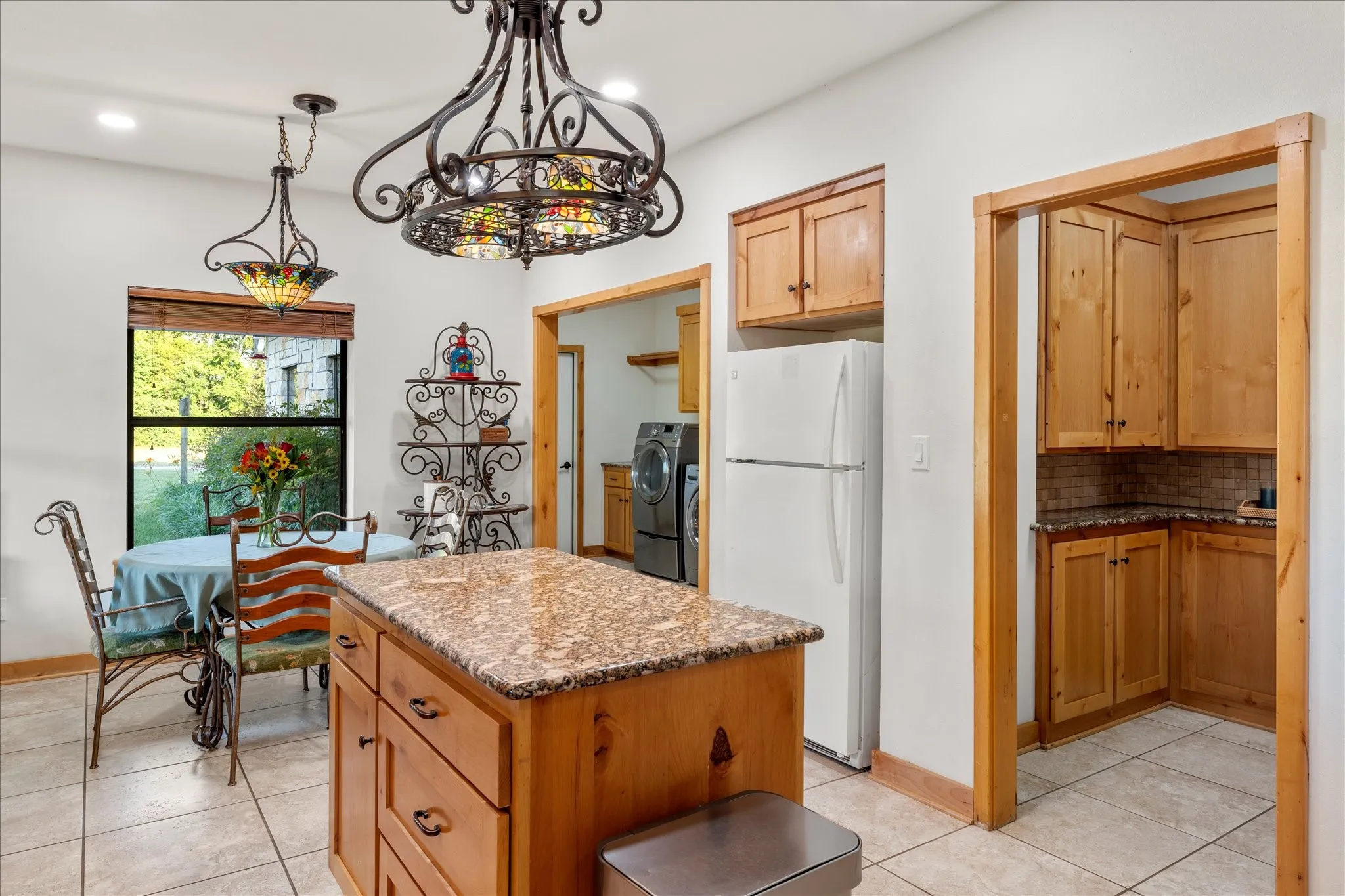Single Family Residence For Sale in Wood County , 390 County Road 1573, Alba, Texas 75410, 3 Bedrooms, 3 Bathrooms, 2 Garage spaces, 4,076 Sqft, built in 2009, Price $990,000, mls#21305019, Real Estate Agent in Alba, Homes For Sale in Wood county, Homes For Sale in Alba, Realtor in Alba Texas, Real Estate Brokerage Independent Realty Texas, Luminita Cordes Realtor