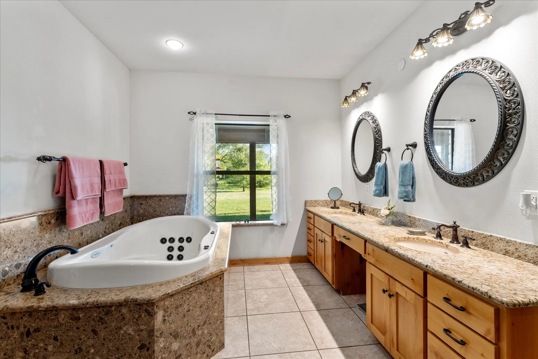 Single Family Residence For Sale in Wood County , 390 County Road 1573, Alba, Texas 75410, 3 Bedrooms, 3 Bathrooms, 2 Garage spaces, 4,076 Sqft, built in 2009, Price $990,000, mls#21305019, Real Estate Agent in Alba, Homes For Sale in Wood county, Homes For Sale in Alba, Realtor in Alba Texas, Real Estate Brokerage Independent Realty Texas, Luminita Cordes Realtor