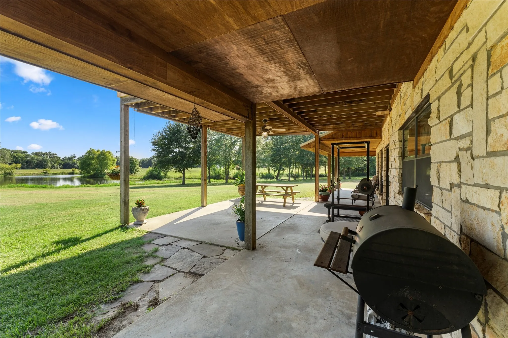 Single Family Residence For Sale in Wood County , 390 County Road 1573, Alba, Texas 75410, 3 Bedrooms, 3 Bathrooms, 2 Garage spaces, 4,076 Sqft, built in 2009, Price $990,000, mls#21305019, Real Estate Agent in Alba, Homes For Sale in Wood county, Homes For Sale in Alba, Realtor in Alba Texas, Real Estate Brokerage Independent Realty Texas, Luminita Cordes Realtor