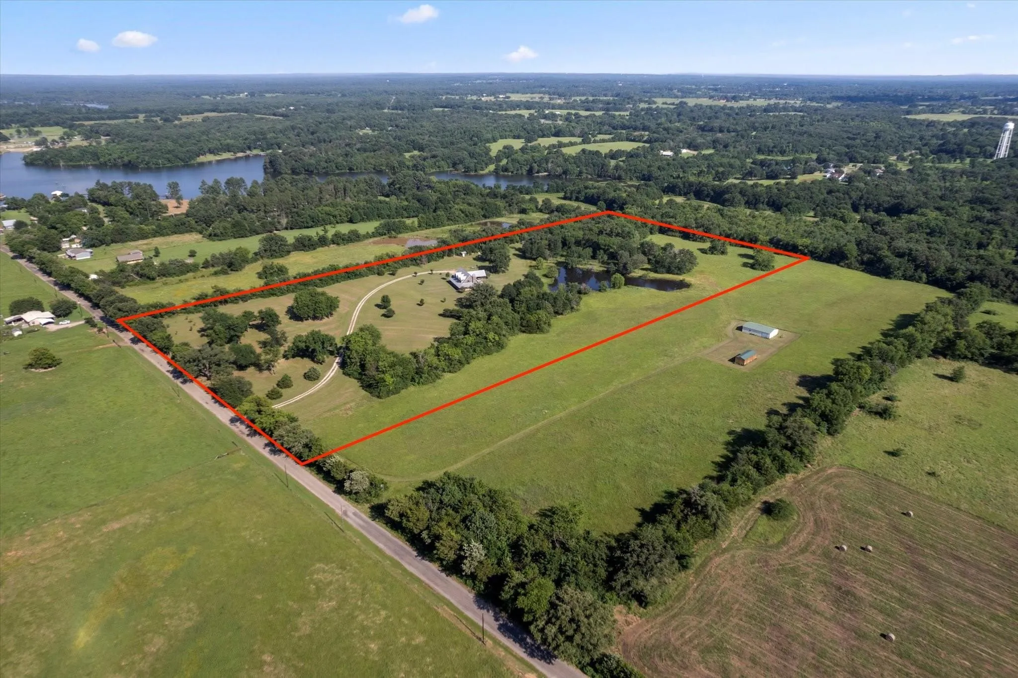 Single Family Residence For Sale in Wood County , 390 County Road 1573, Alba, Texas 75410, 3 Bedrooms, 3 Bathrooms, 2 Garage spaces, 4,076 Sqft, built in 2009, Price $990,000, mls#21305019, Real Estate Agent in Alba, Homes For Sale in Wood county, Homes For Sale in Alba, Realtor in Alba Texas, Real Estate Brokerage Independent Realty Texas, Luminita Cordes Realtor