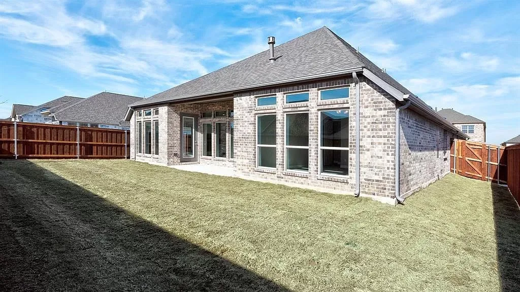 Single Family Residence For Rent in Denton County , 333 Cowling Drive, Little Elm, Texas 75068, 4 Bedrooms, 3 Bathrooms, 2 Garage spaces, 2,817 Sqft, built in 2019, Price $2,995, mls#21305439, Real Estate Agent in Little Elm, Homes For Rent in Denton county, Homes For Rent in Little Elm, Realtor in Little Elm Texas, Real Estate Brokerage Independent Realty Texas, Luminita Cordes Realtor