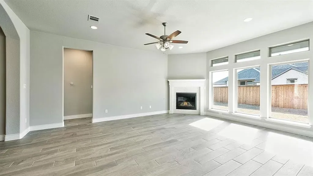 Single Family Residence For Rent in Denton County , 333 Cowling Drive, Little Elm, Texas 75068, 4 Bedrooms, 3 Bathrooms, 2 Garage spaces, 2,817 Sqft, built in 2019, Price $2,995, mls#21305439, Real Estate Agent in Little Elm, Homes For Rent in Denton county, Homes For Rent in Little Elm, Realtor in Little Elm Texas, Real Estate Brokerage Independent Realty Texas, Luminita Cordes Realtor