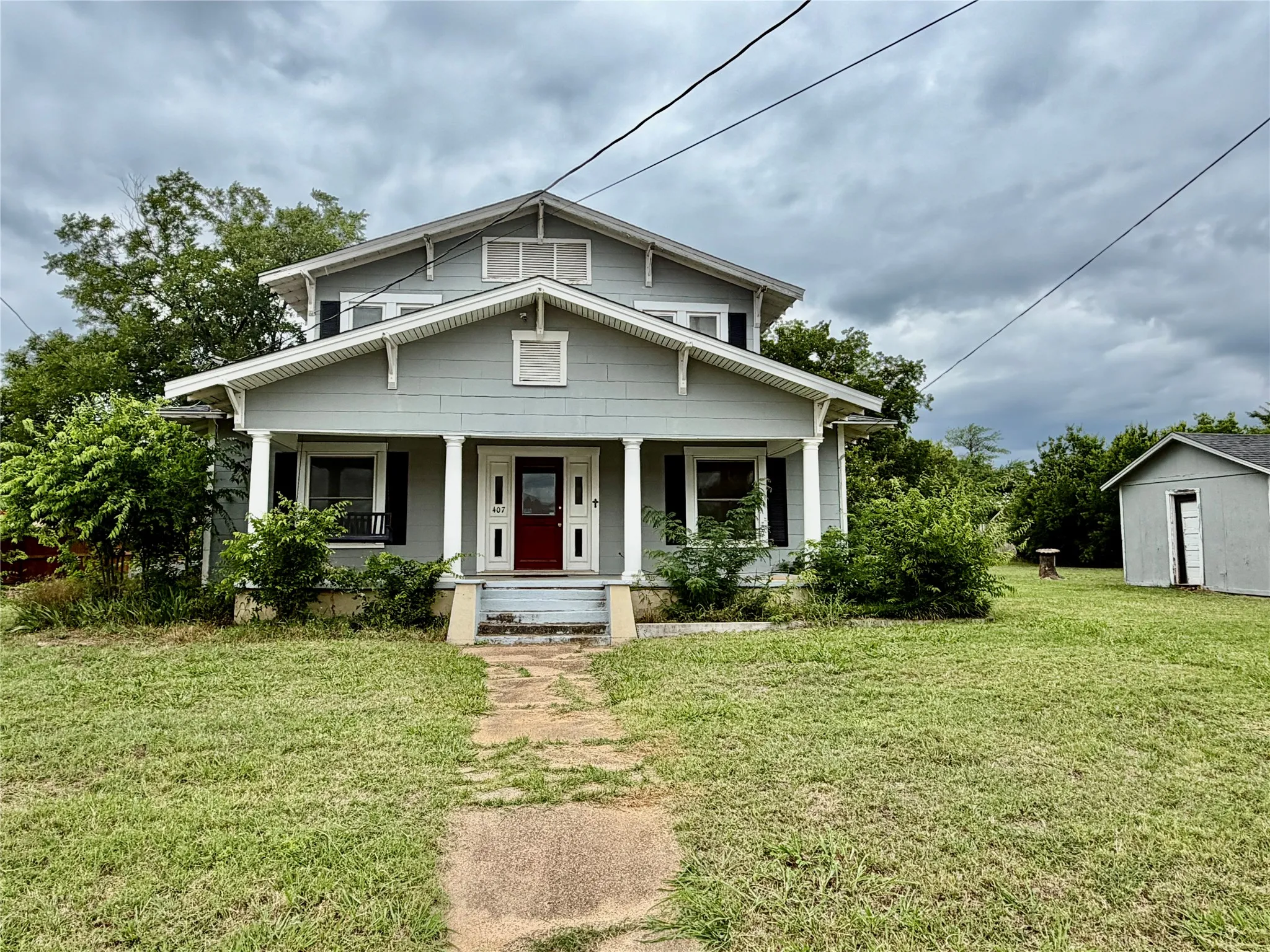 Single Family Residence For Sale in Eastland County , 407 S Lamar Street, Eastland, Texas 76448, 5 Bedroom, 2 Bathroom, Garage spaces, 2,537 Sqft, built in 1940, mls#21305452, Real Estate Agent in Eastland, Homes For Sale in Eastland county, Homes For Sale in Eastland, Realtor in Eastland Texas, Real Estate Brokerage Independent Realty Texas, Luminita Cordes Realtor