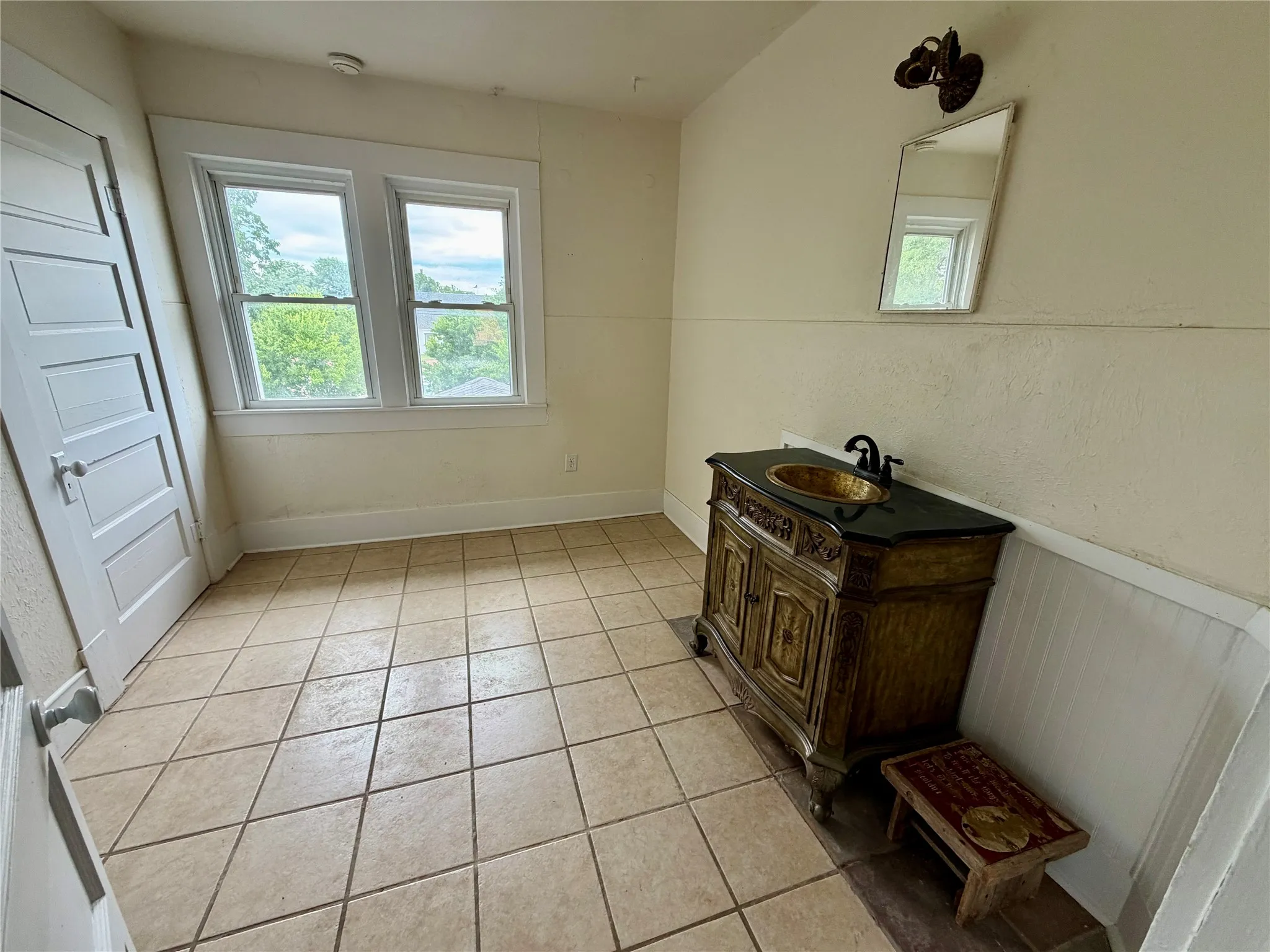 Upstairs bathroom